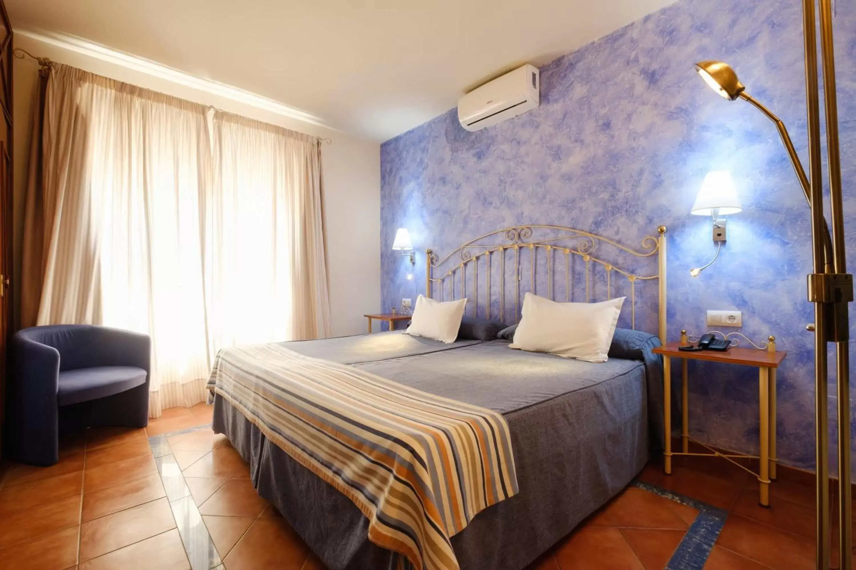 Other, Bed in Hotel Guadalquivir