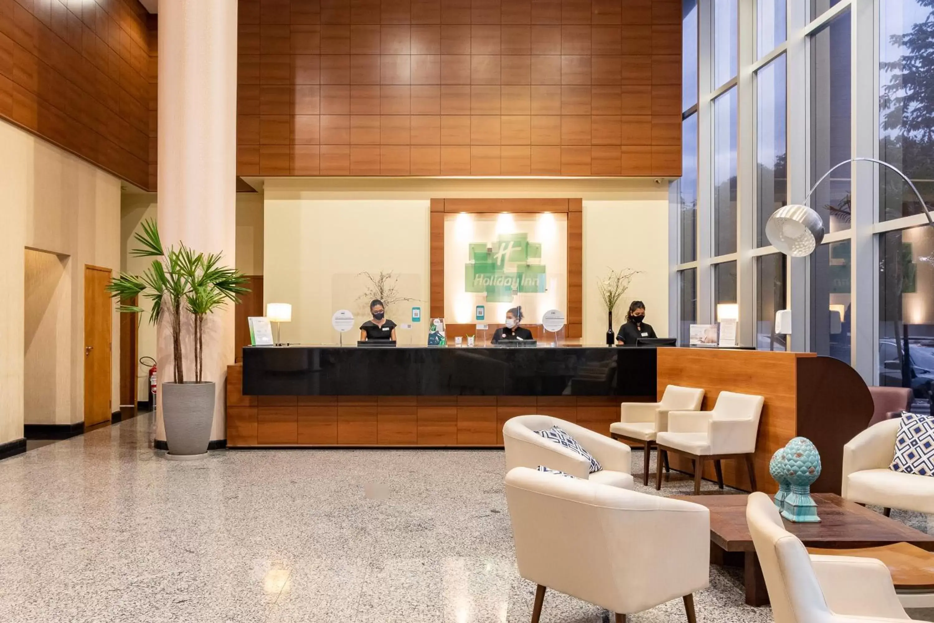 Property building, Lobby/Reception in Holiday Inn Manaus, an IHG Hotel