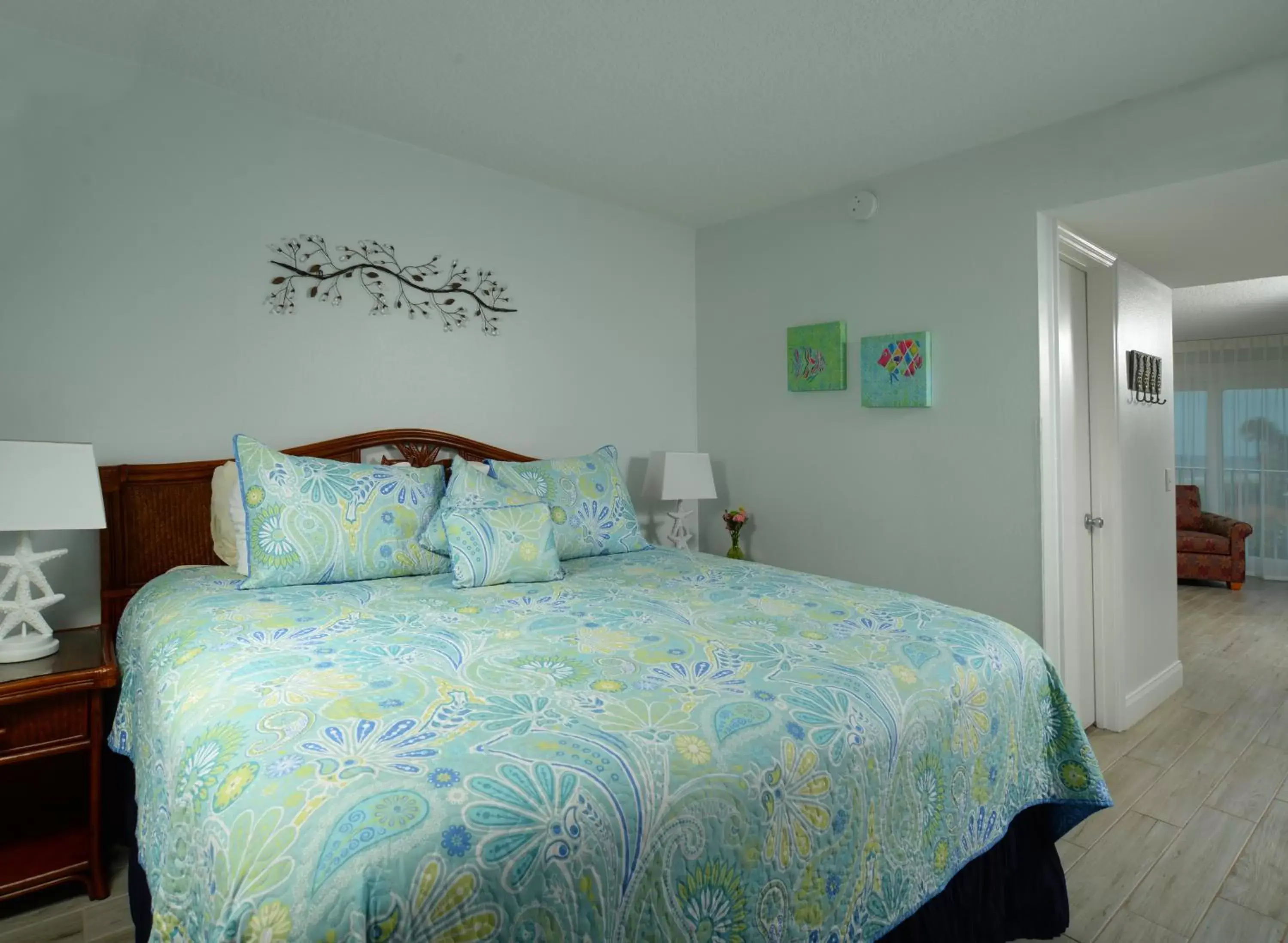 Bed in Tuckaway Shores Resort
