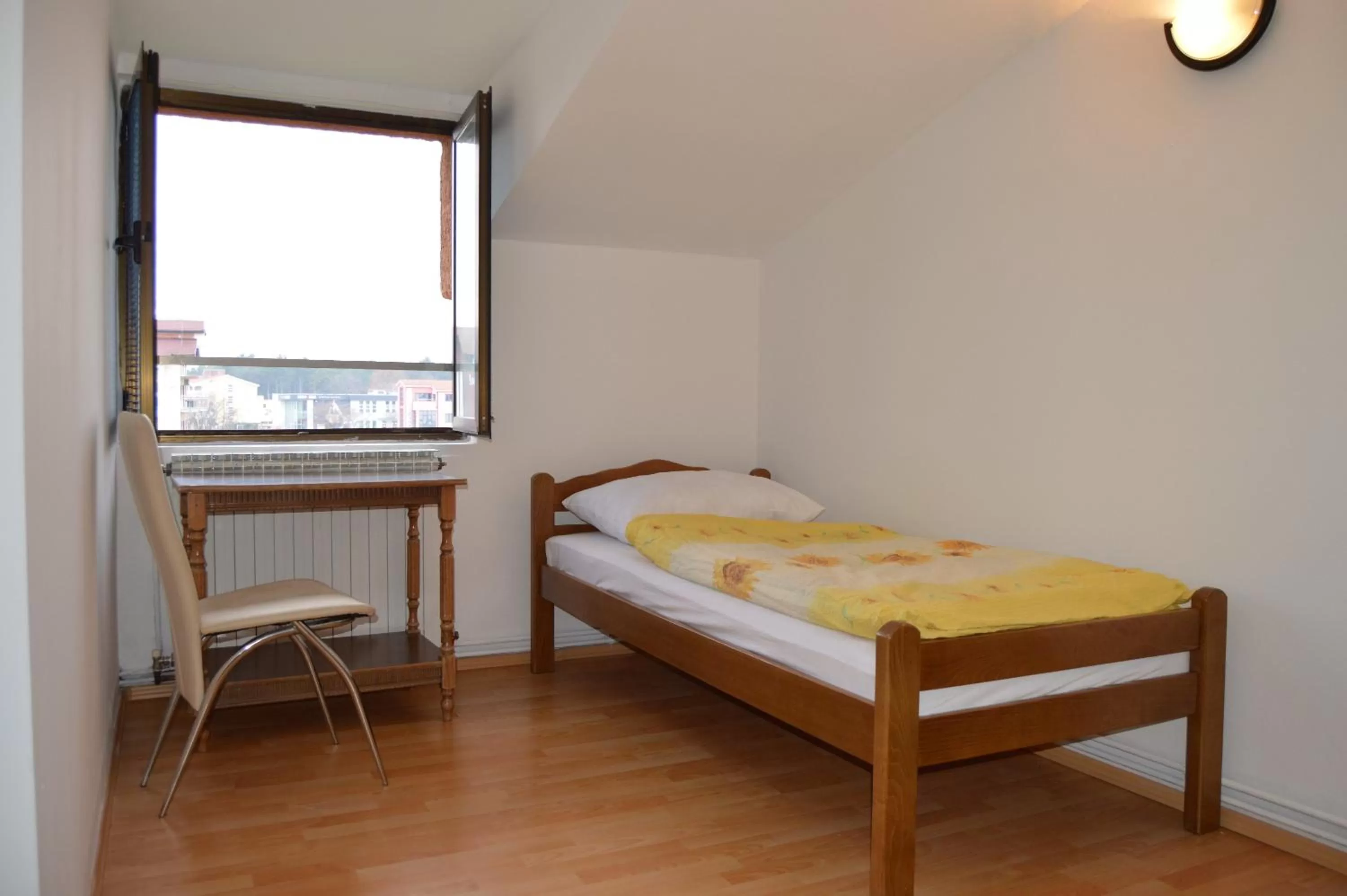 Photo of the whole room, Bed in Pansion Modana Medjugorje