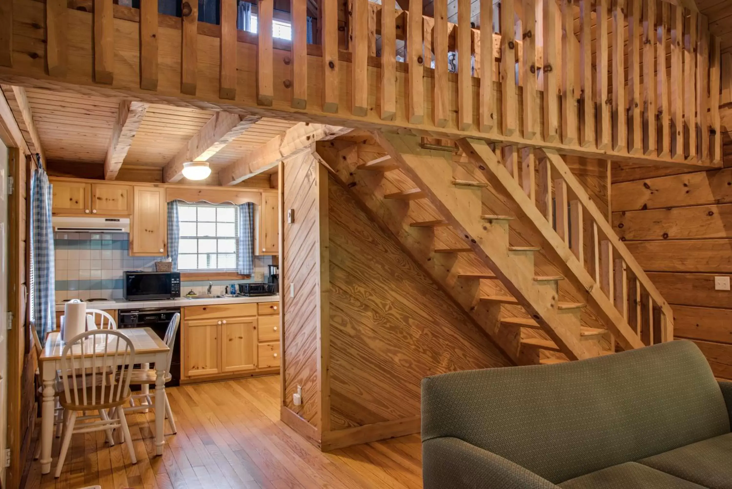 Seating Area in Boxwood Lodge Blowing Rock near Boone-University