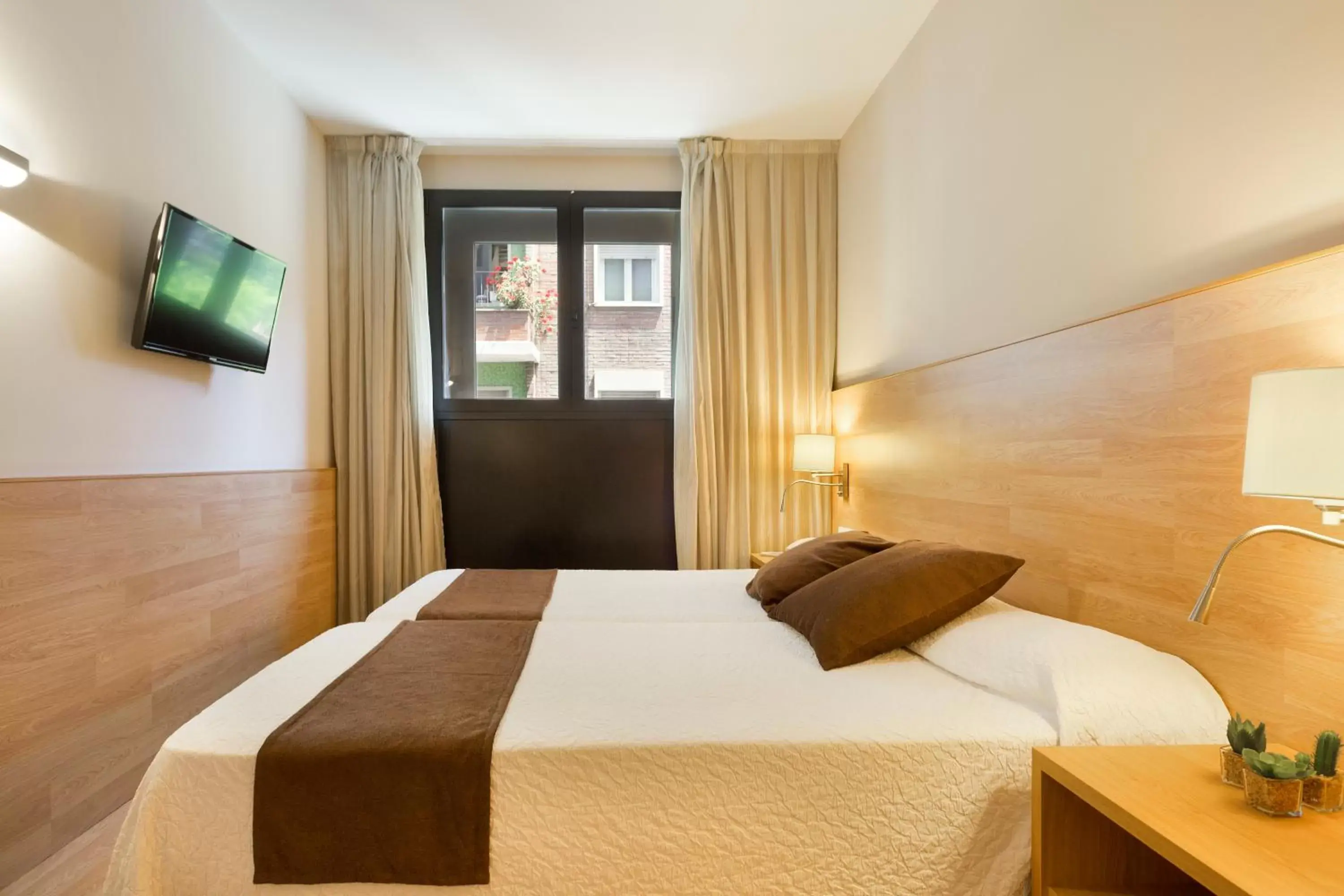 Bed in Hotel Acta Azul Barcelona