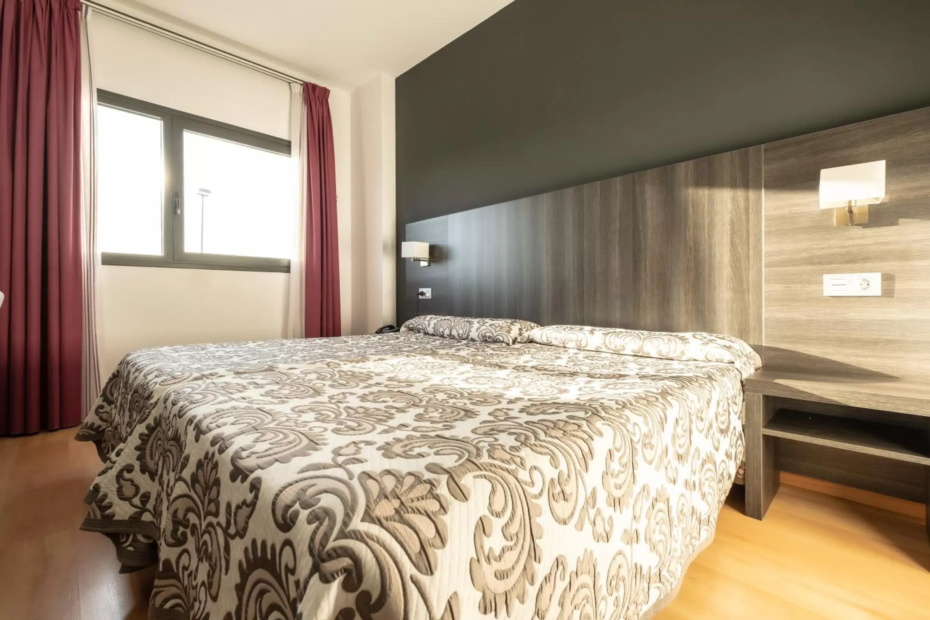 Bed in Hotel Abades Via Norte