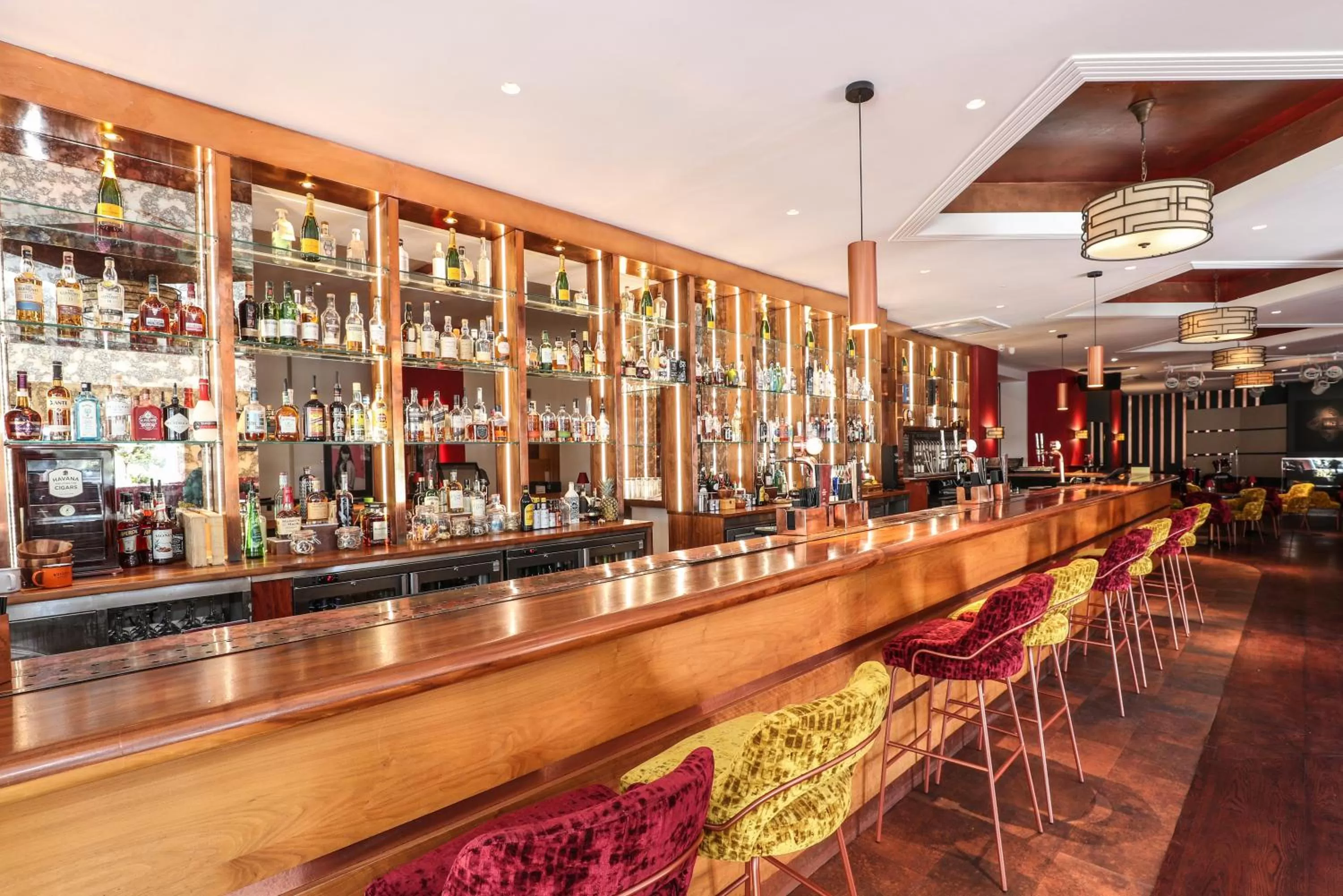 Lounge or bar in Royal Exeter Hotel