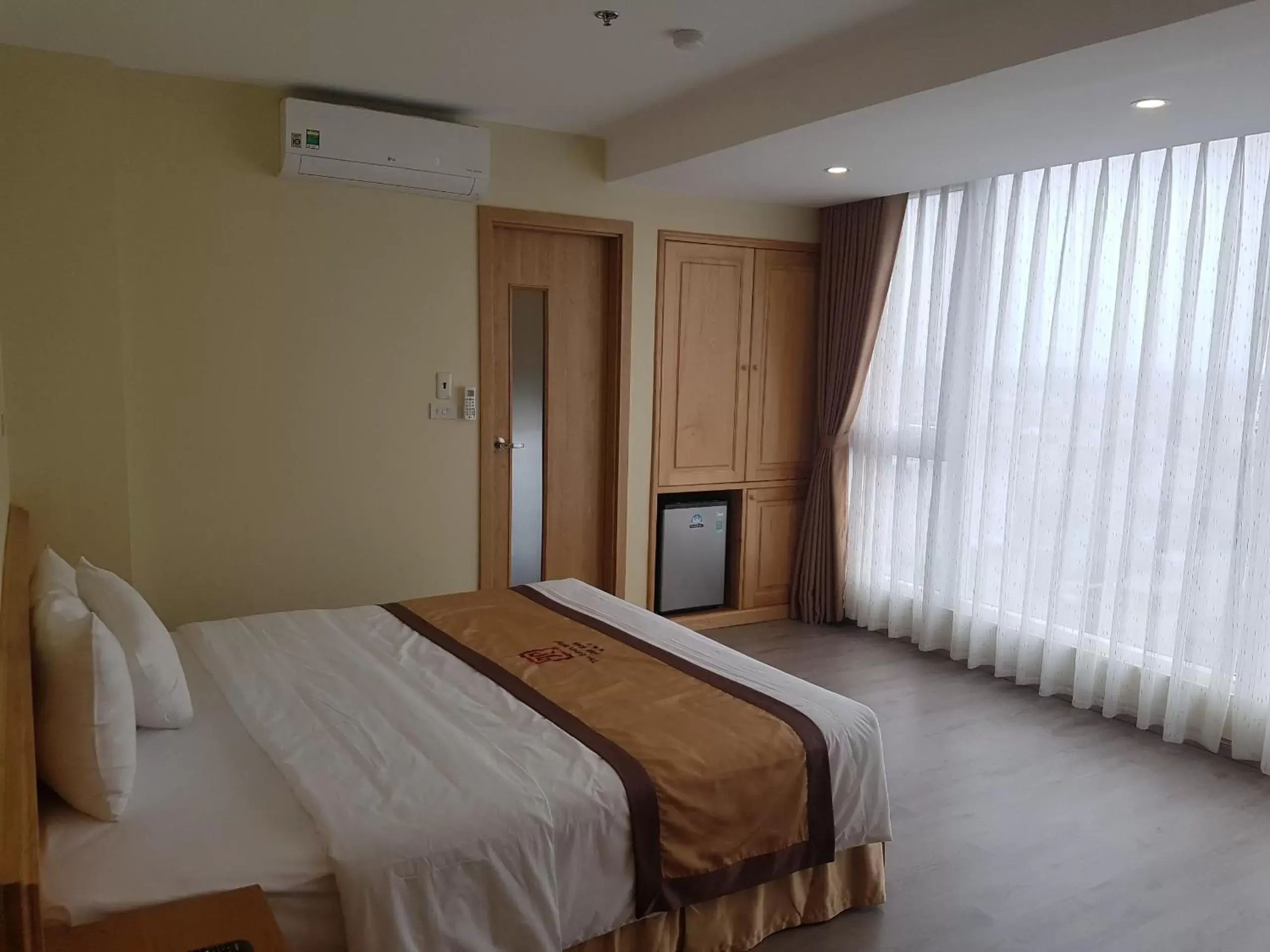 Bedroom, Bed in The Queen Hotel Ninh Binh