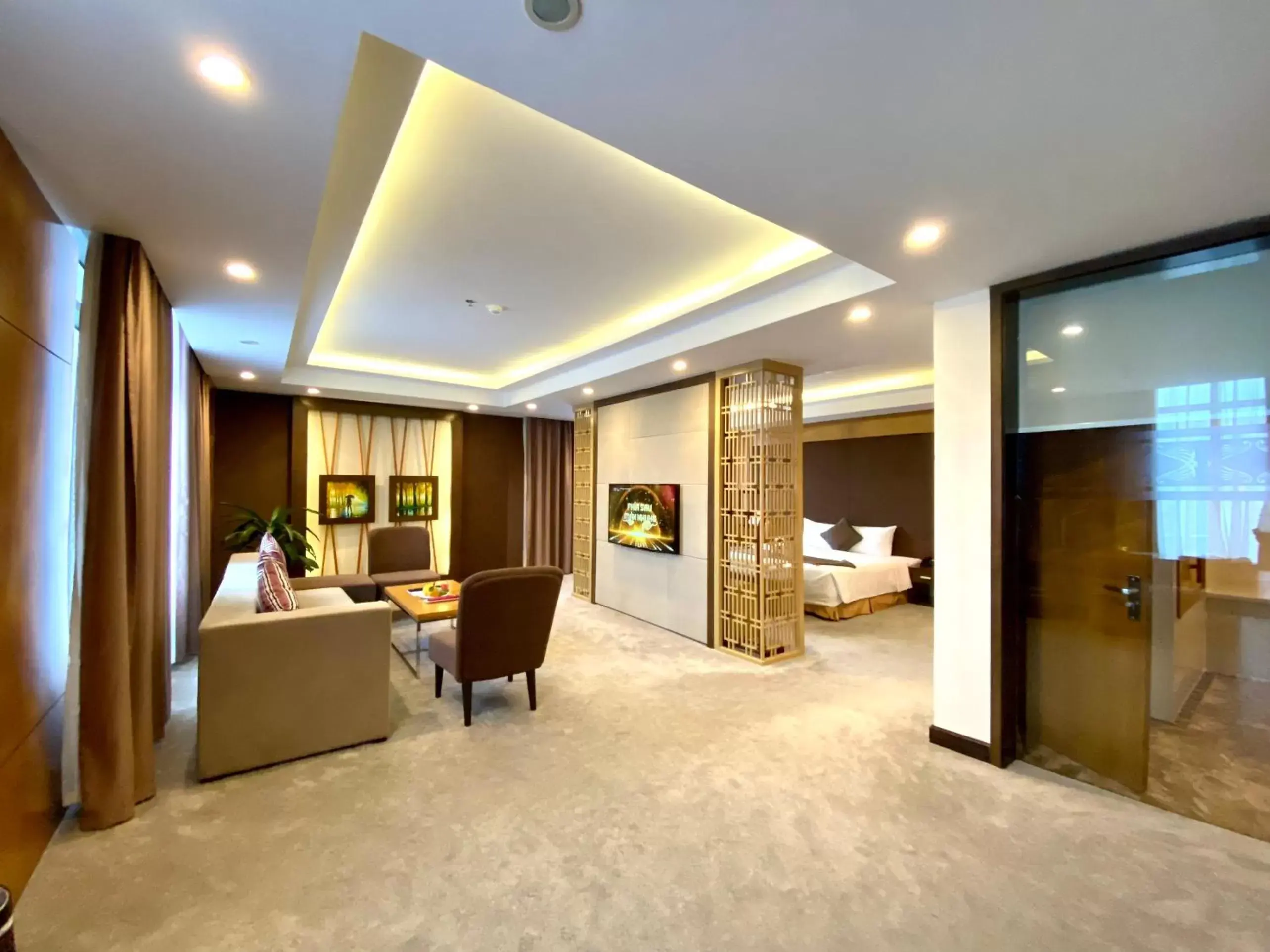 Living room, Lobby/Reception in Muong Thanh Luxury Nhat Le Hotel