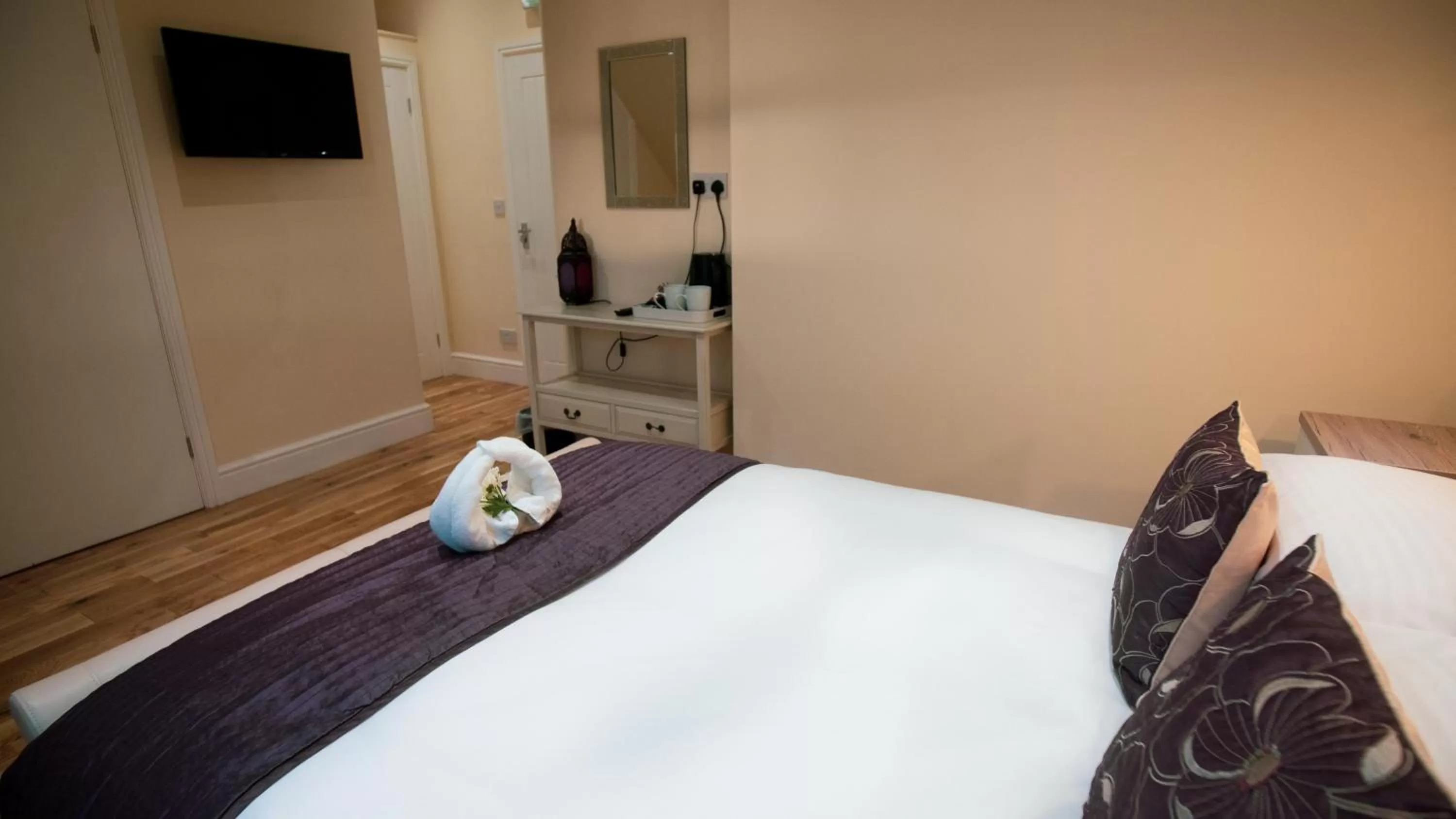 Bed in The Pebley Inn