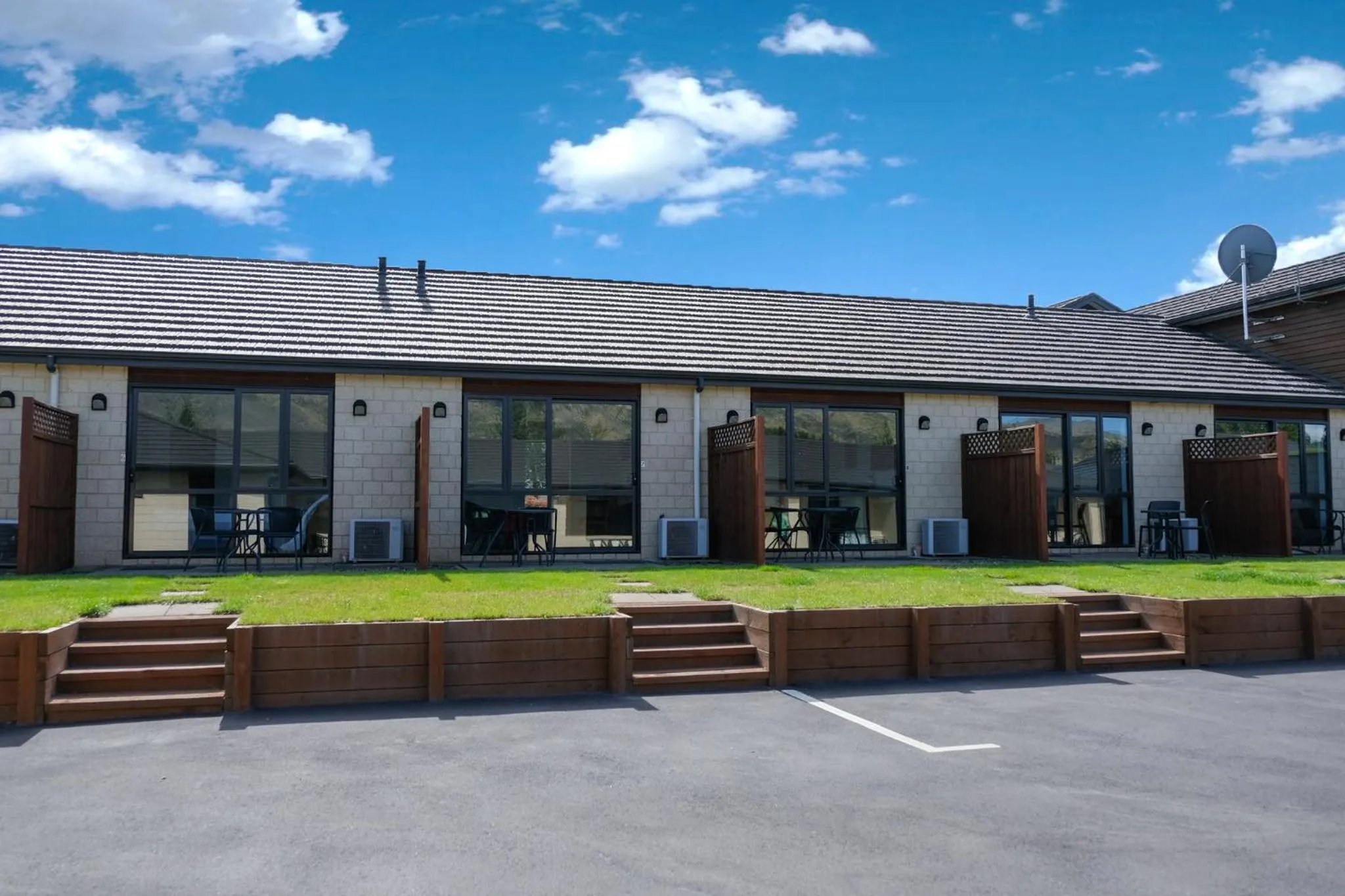 Property building in ASURE Central Gold Motel Cromwell