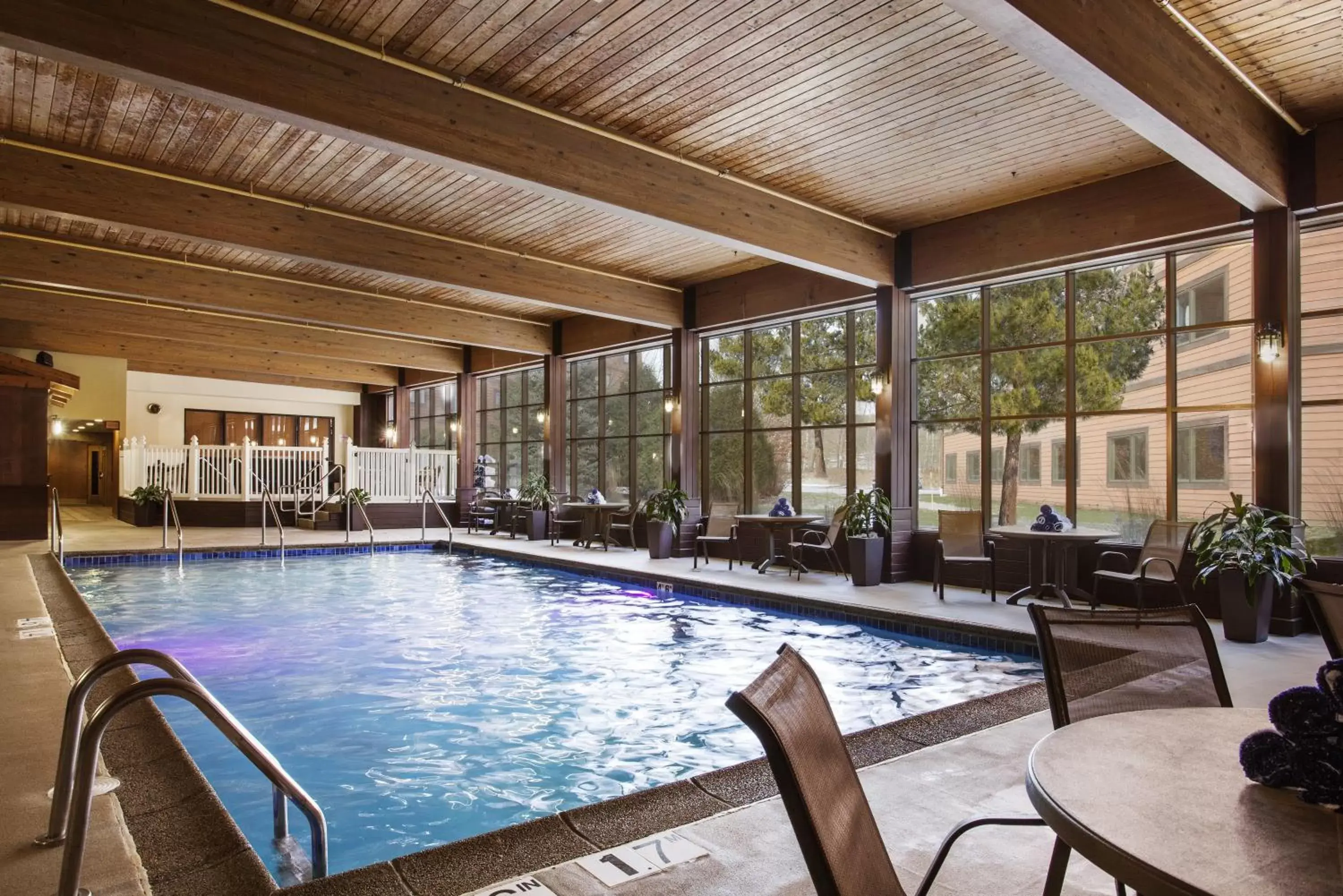 Swimming Pool in Radisson Hotel & Conference Center Green Bay