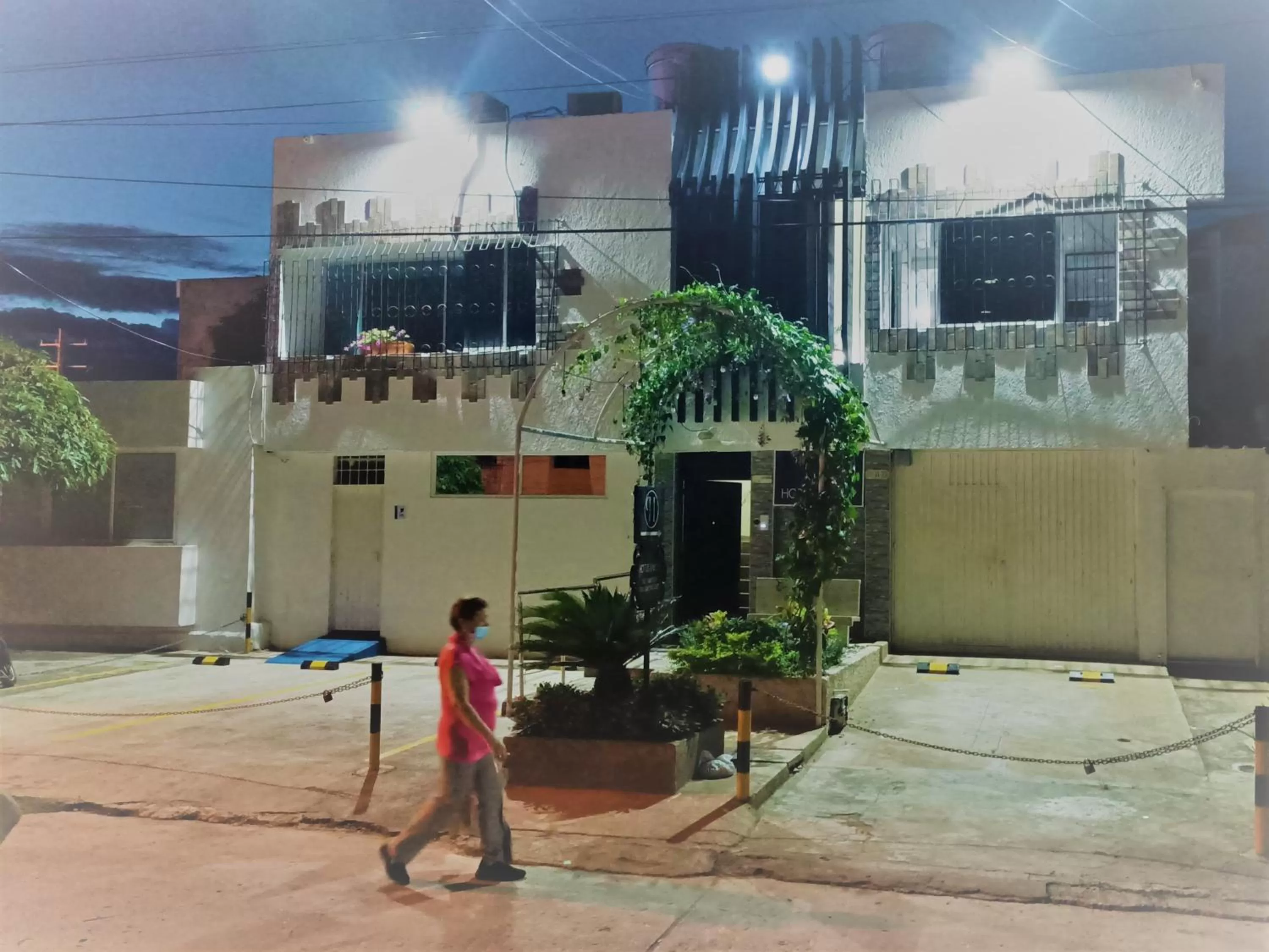 Facade/entrance, Property Building in Hotel Balop