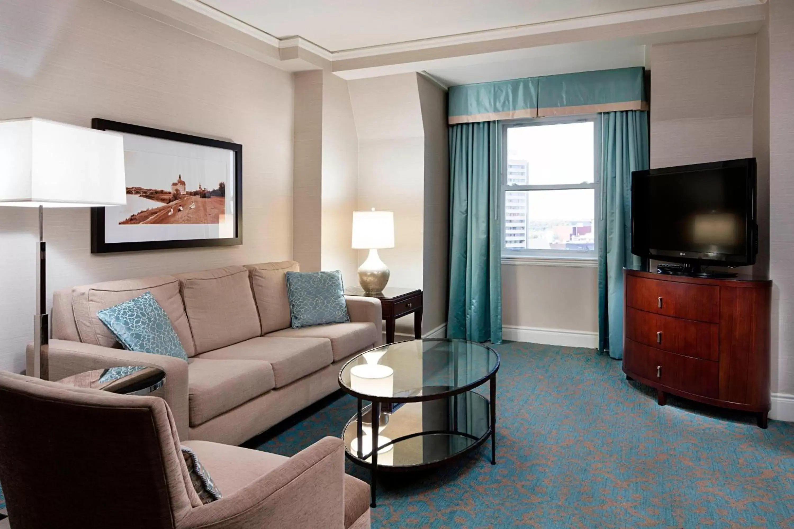 Bedroom, Seating Area in Delta Hotels by Marriott Bessborough