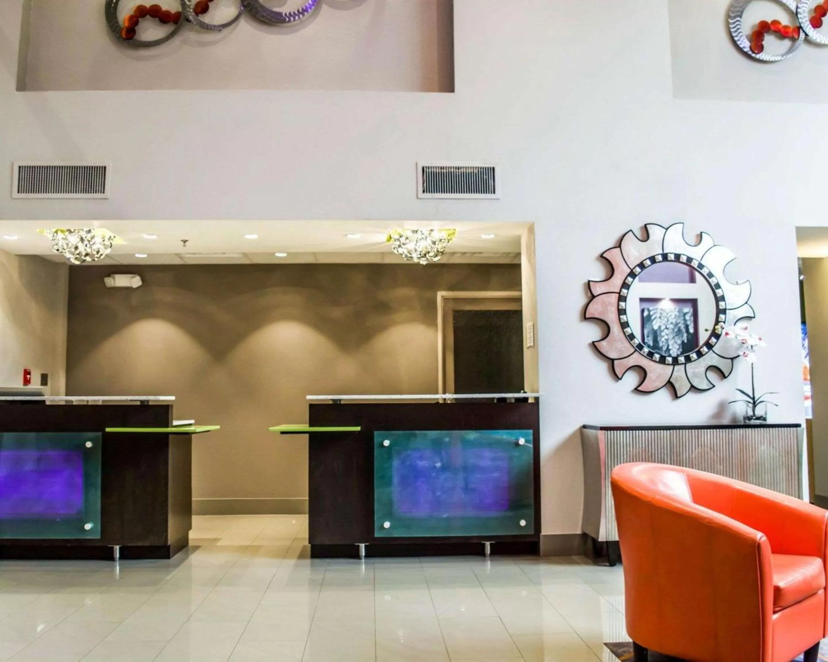 Lobby or reception in Quality Suites Fort Myers I-75