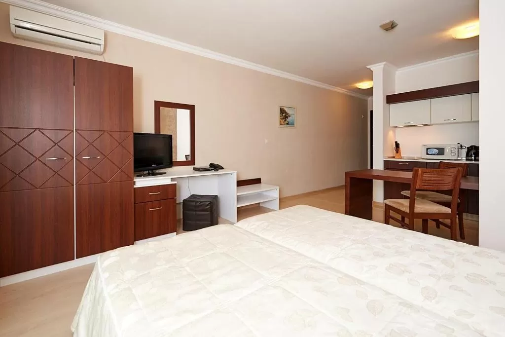 Bedroom, Bed in Penelopa Palace Apart Hotel & SPA