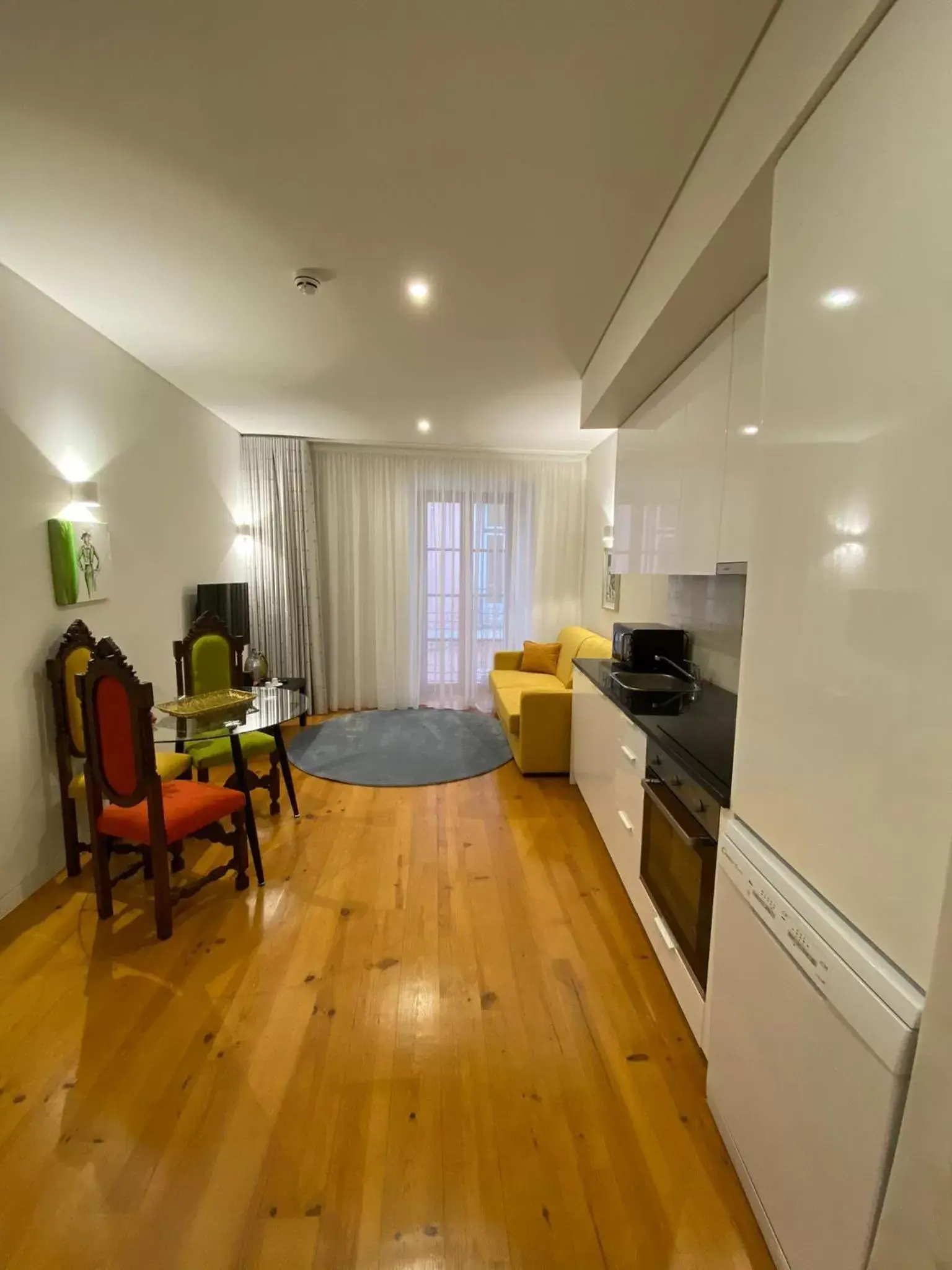 Kitchen or kitchenette, Dining Area in TM Luxury Apartments Lisbon