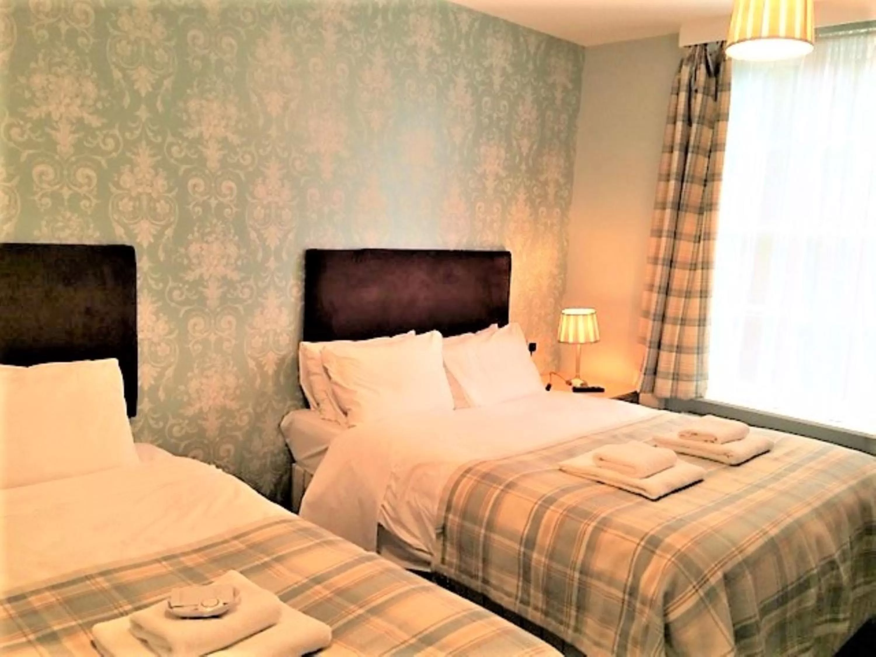 Bedroom, Bed in Luther King House