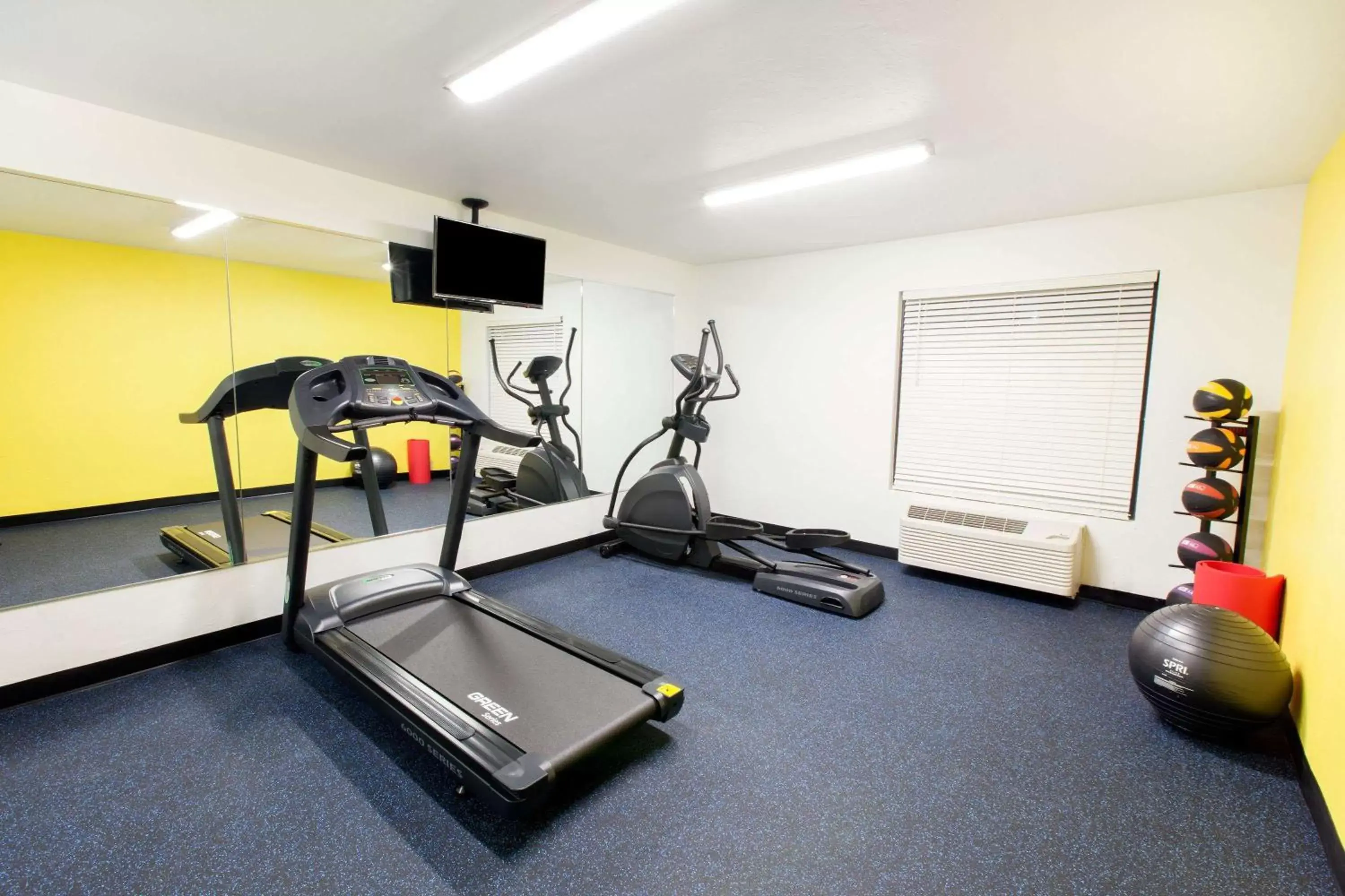 Fitness centre/facilities, Fitness Center/Facilities in Days Inn by Wyndham Norman