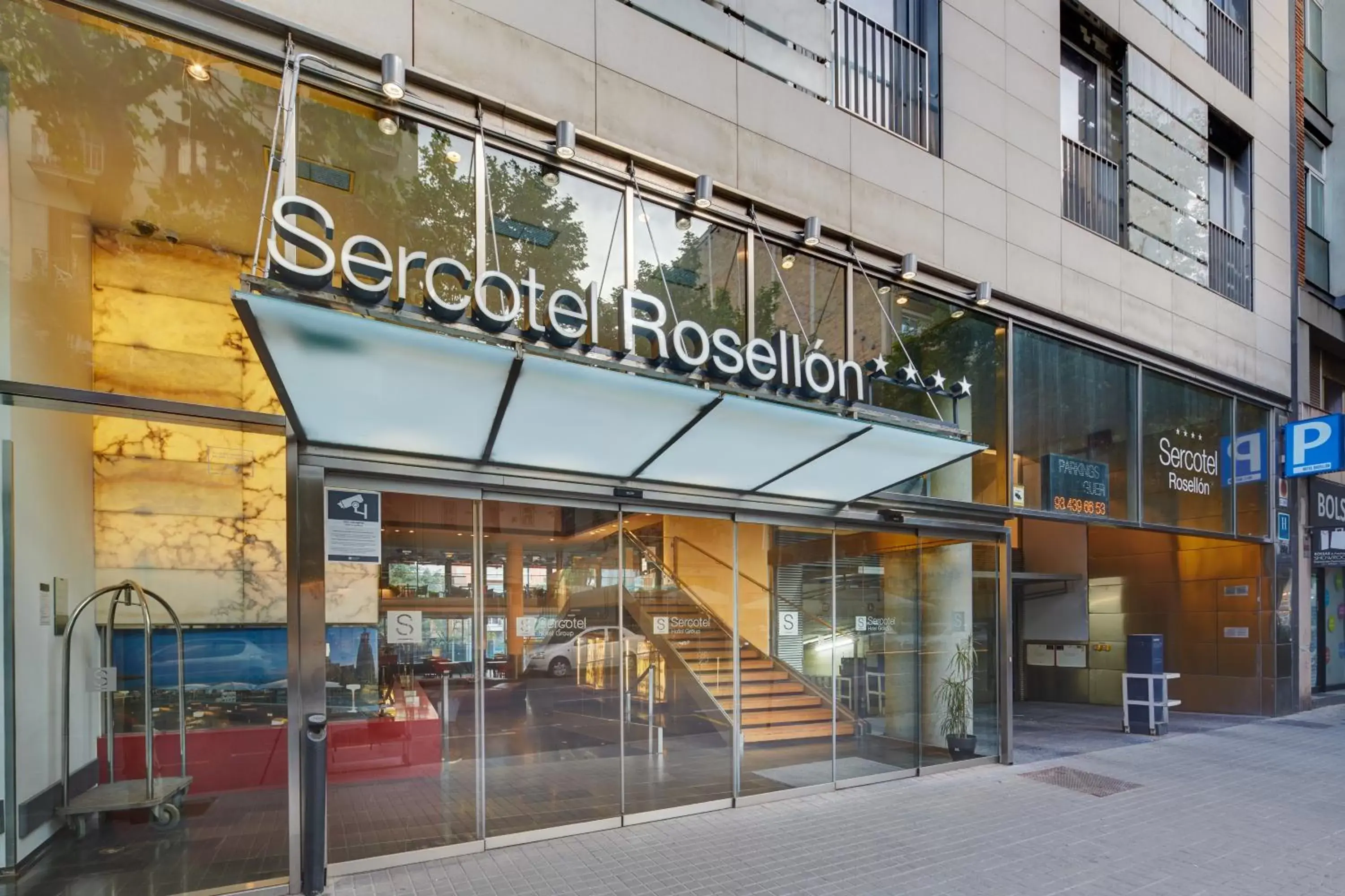 Facade/entrance in Sercotel Hotel Rosellon