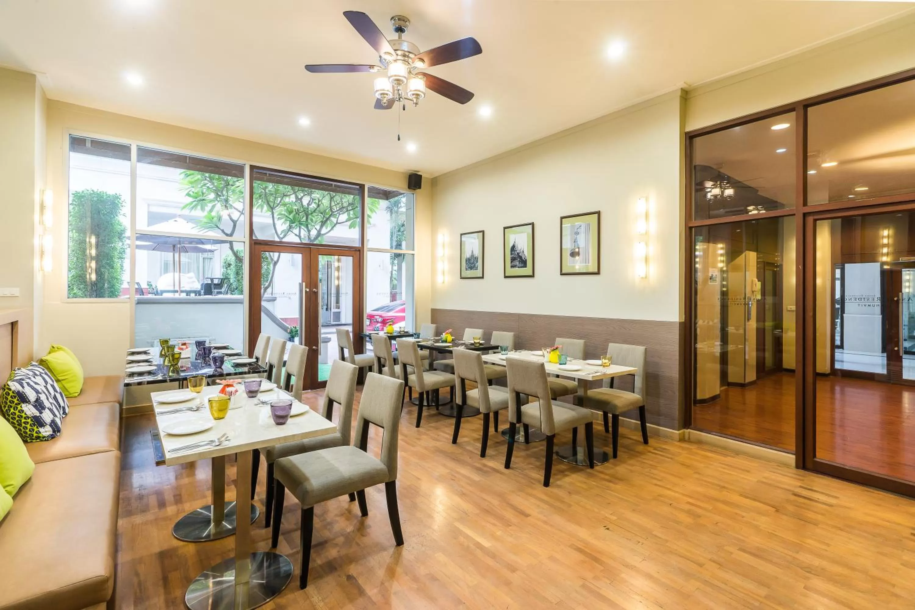 Restaurant/places to eat in Asoke Residence Sukhumvit by UHG
