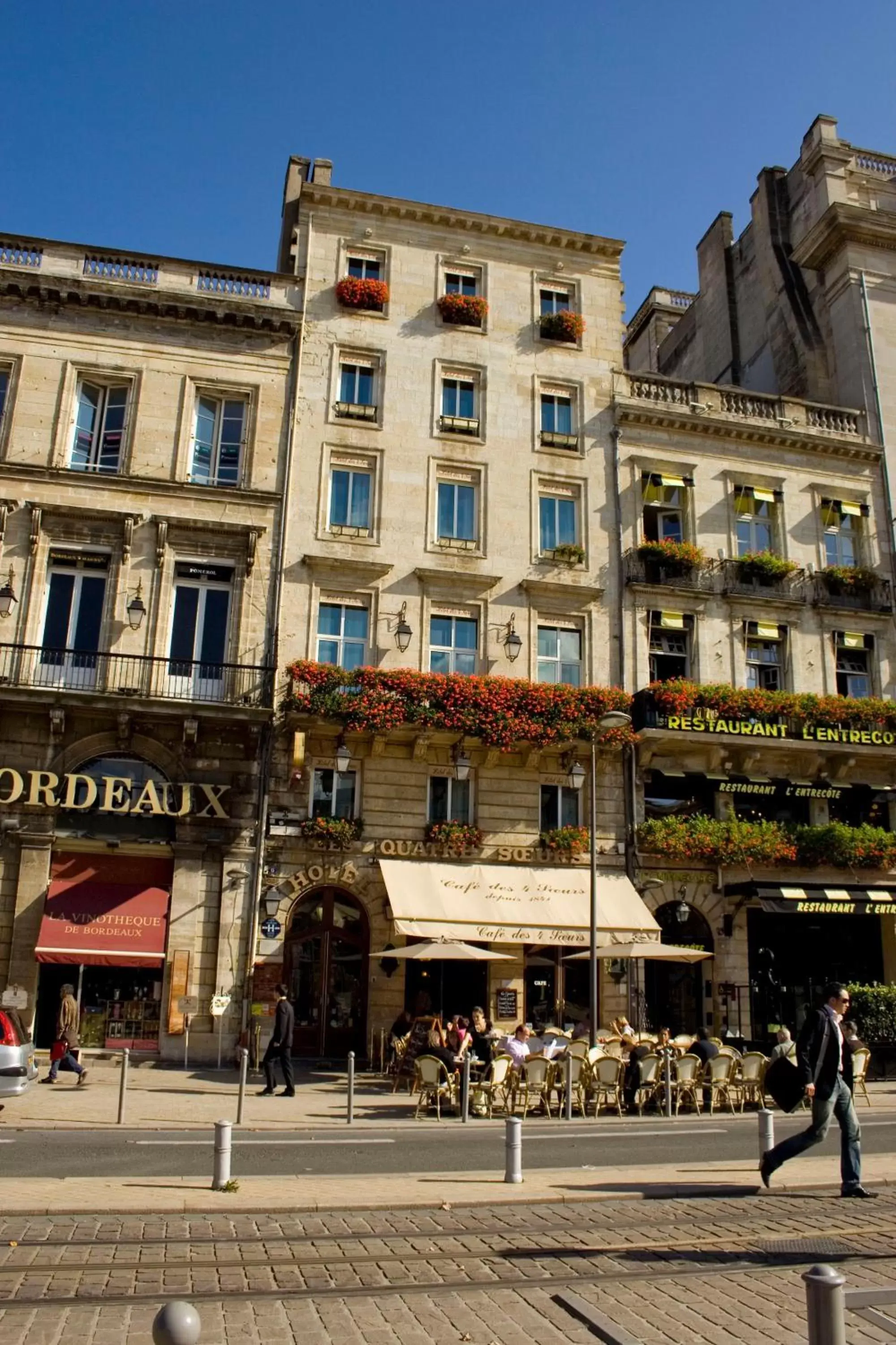 Facade/entrance in Hotel des 4 Soeurs