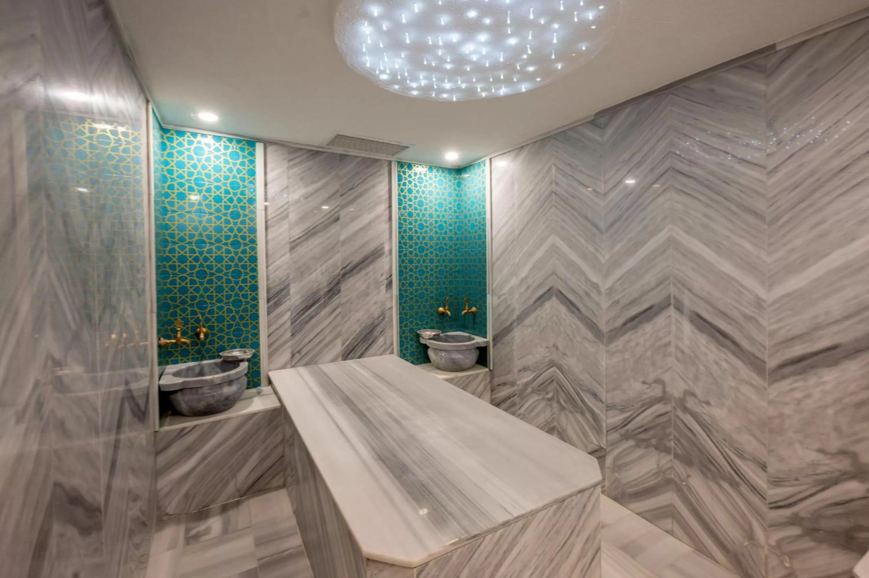 Steam room in Harmony Hotel Istanbul & SPA