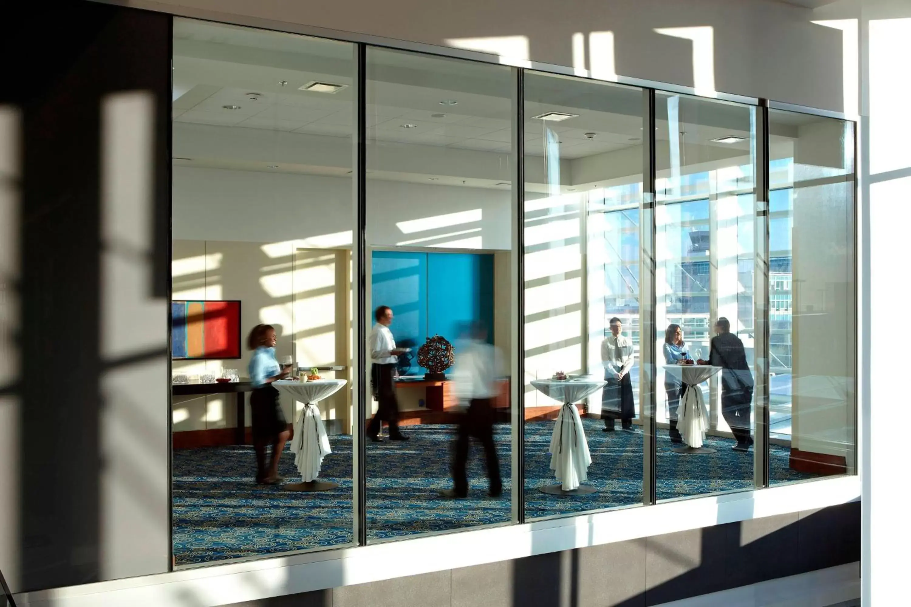 Meeting/conference room in Marriott Montreal Airport In-Terminal Hotel