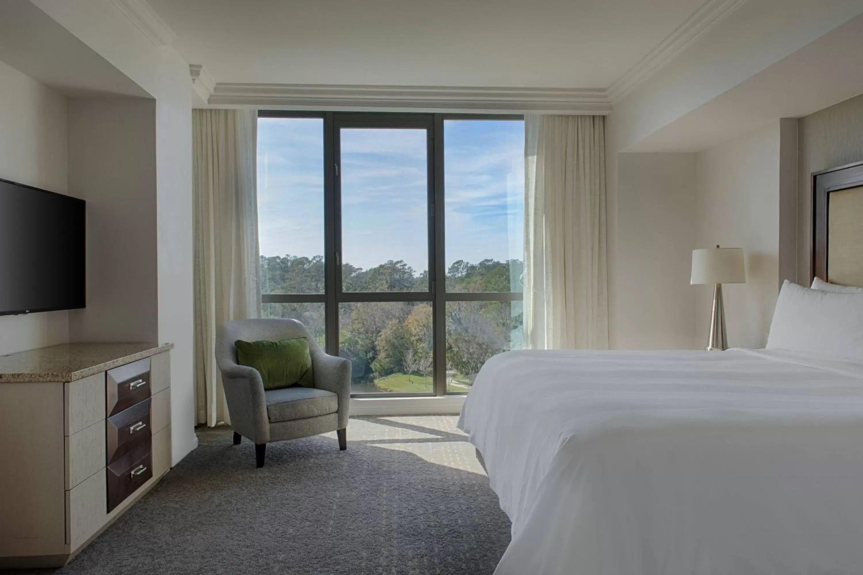 Photo of the whole room, Bed in Sawgrass Marriott Golf Resort & Spa