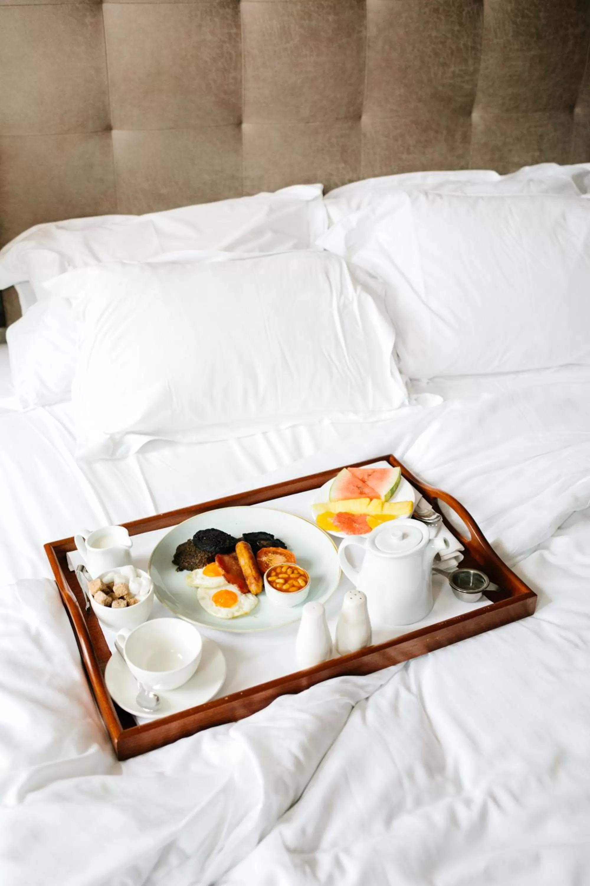 Restaurant/places to eat, Bed in Nira Caledonia