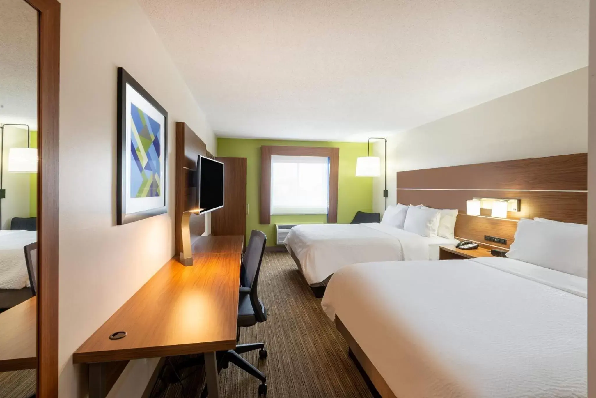 Photo of the whole room, Bed in Holiday Inn Express Vermilion by IHG Photo of the whole room, Bed in Holiday Inn Express Vermilion by IHG