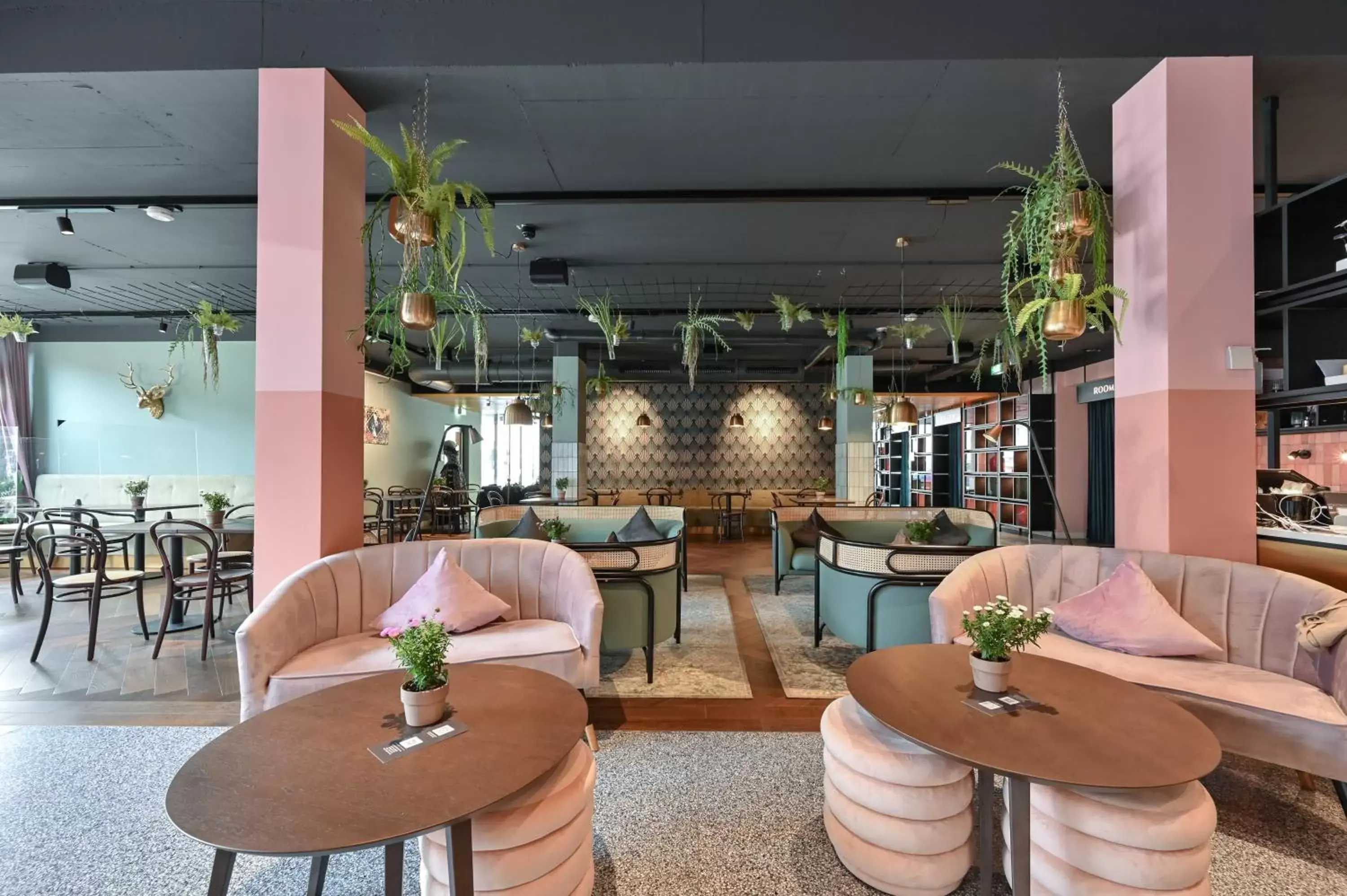 Restaurant/places to eat, Lounge/Bar in Hotel Sonne