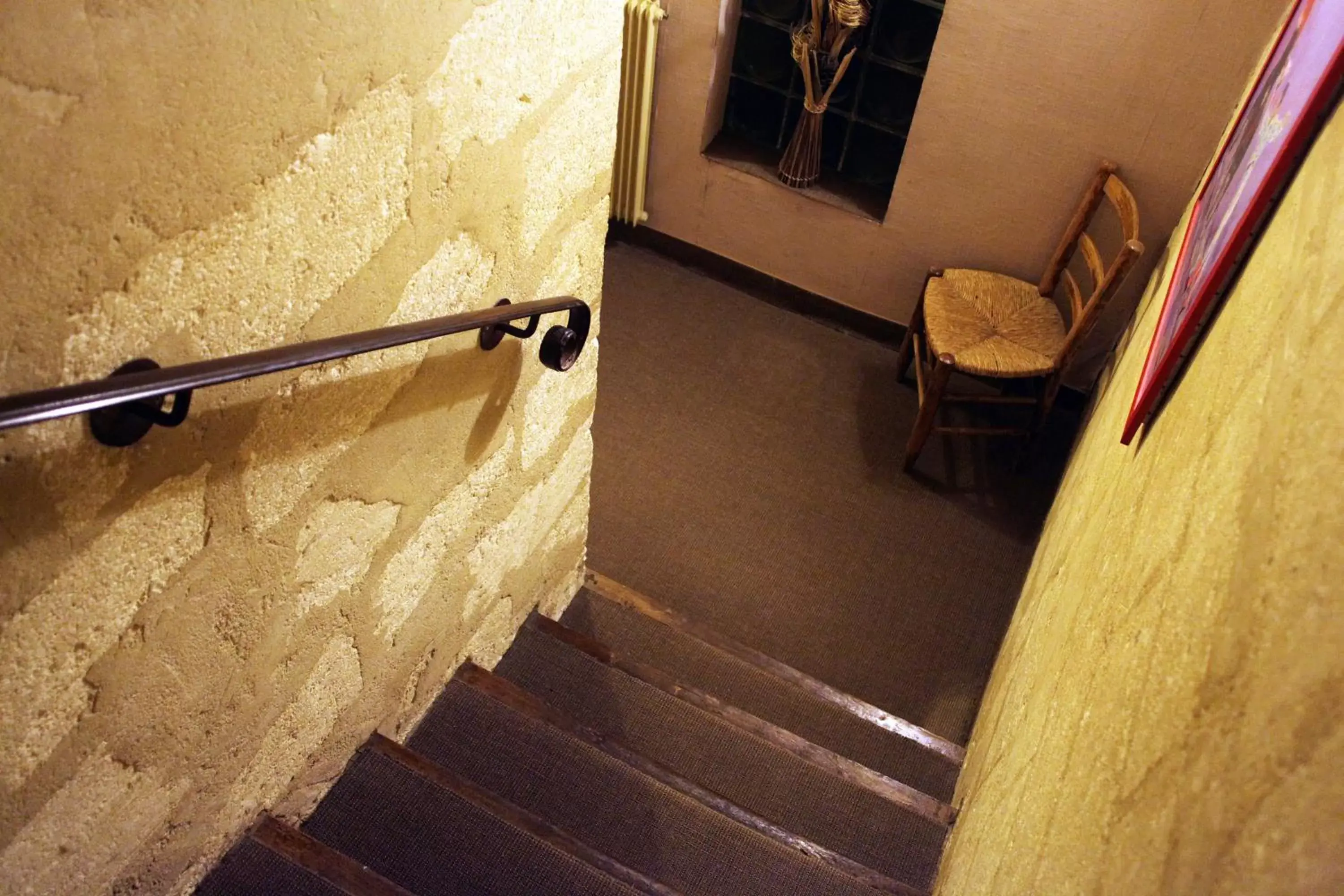 Decorative detail, Bathroom in Logis Auberge De Tavel