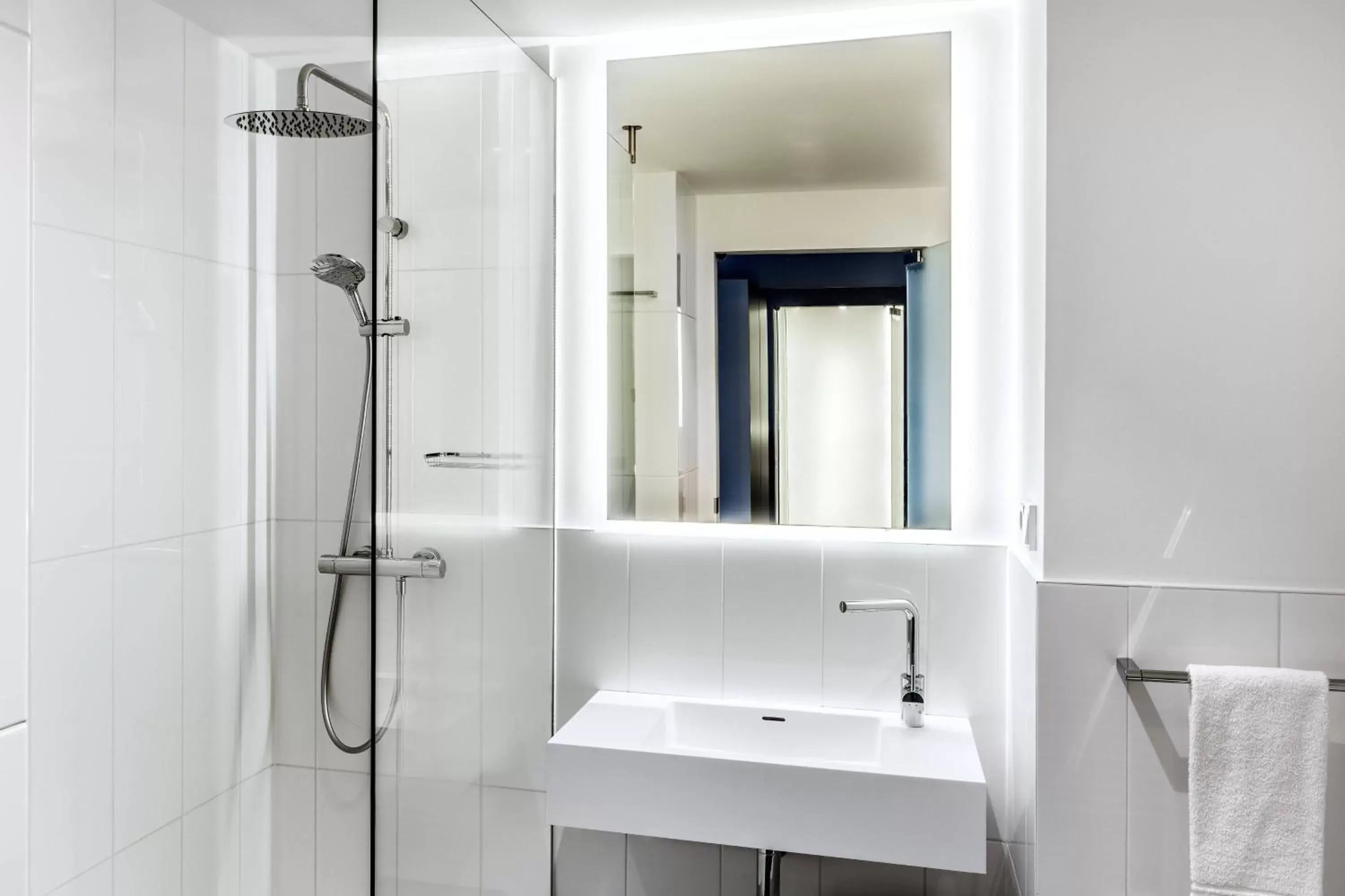 Bathroom in Courtyard by Marriott Prague Airport