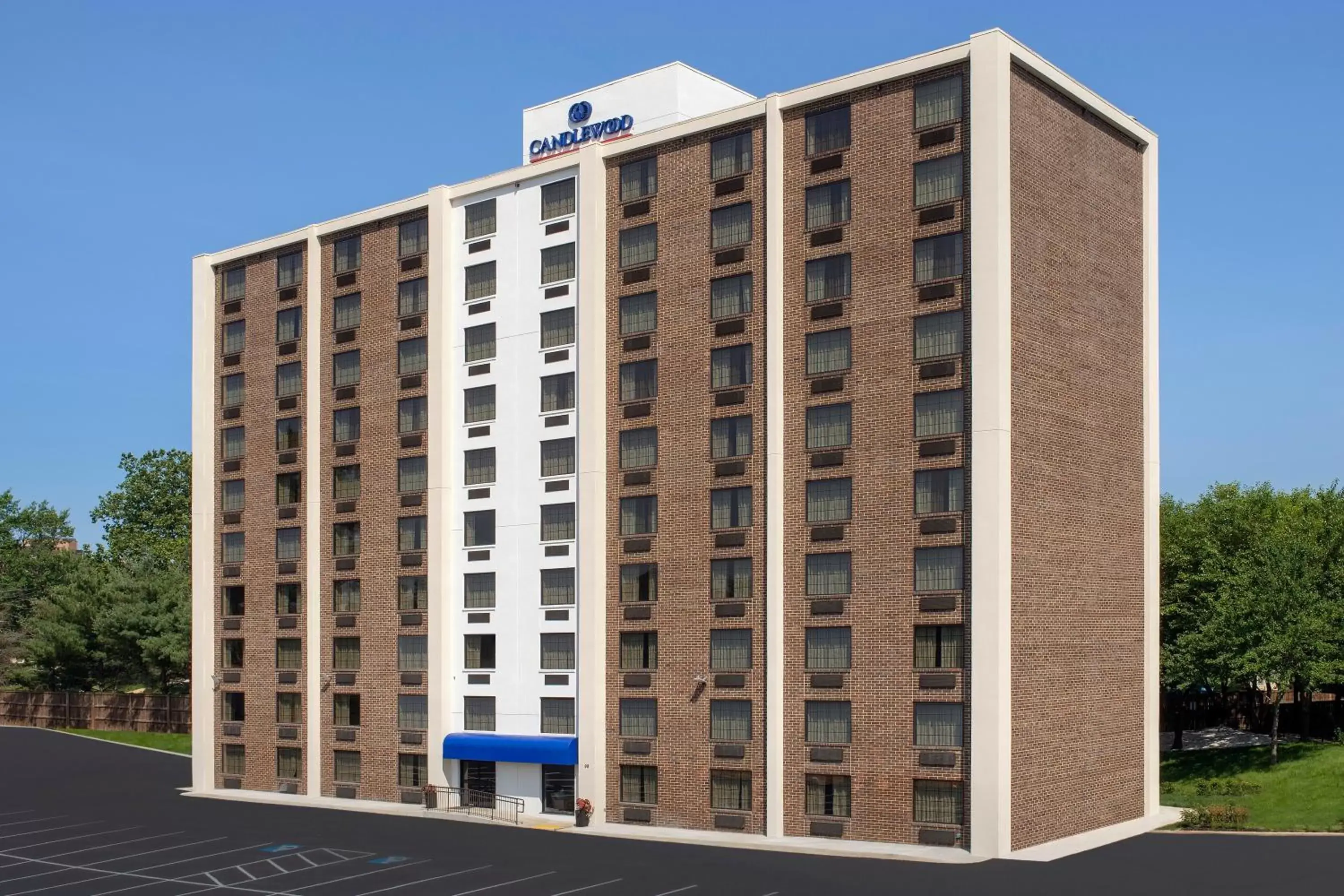 Property Building in Candlewood Suites Alexandria West, an IHG Hotel