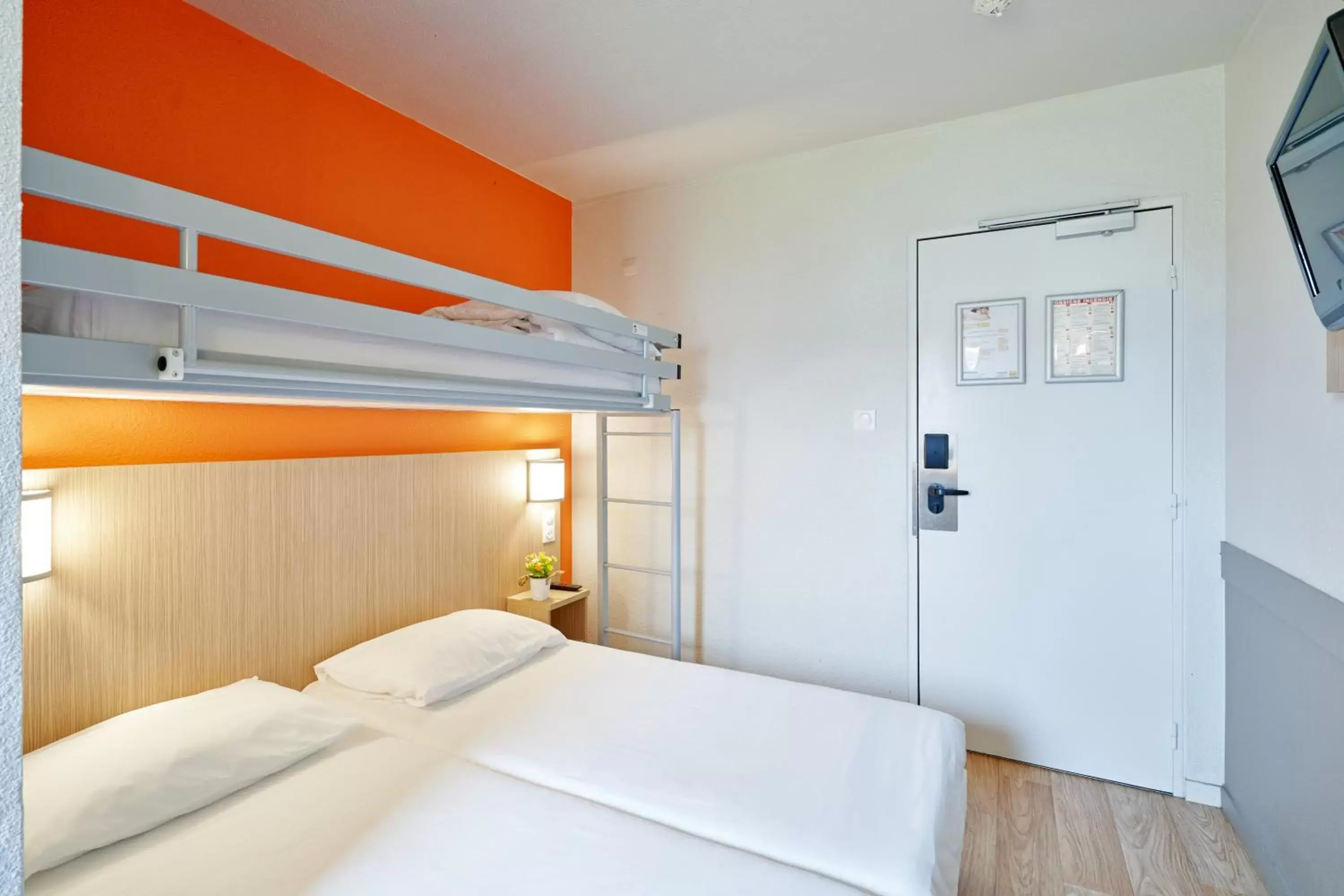 Bed, Bunk Bed in Premiere Classe Nancy Sud - Ludres