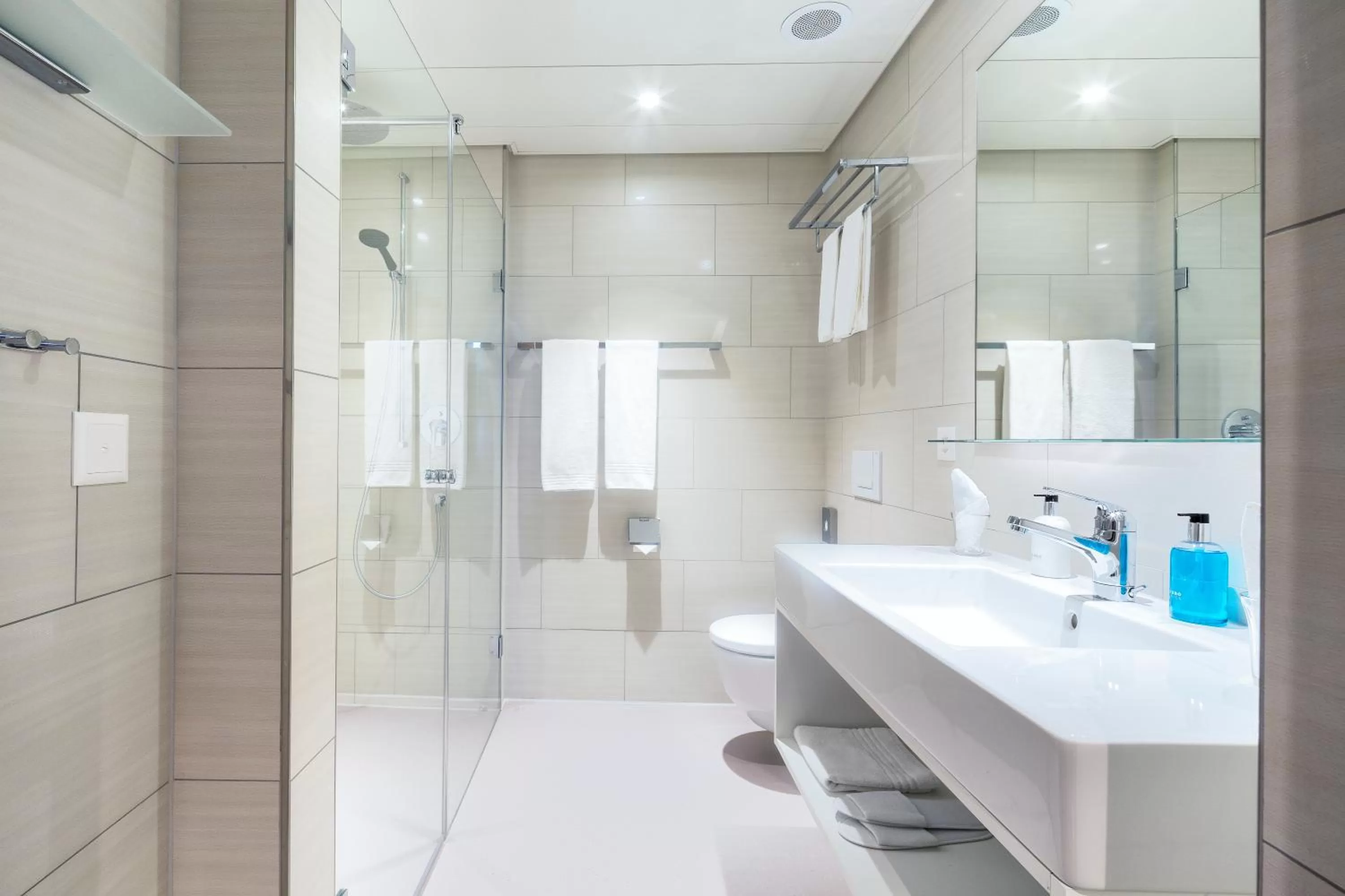 Bathroom in Hotel Wartmann am Bahnhof