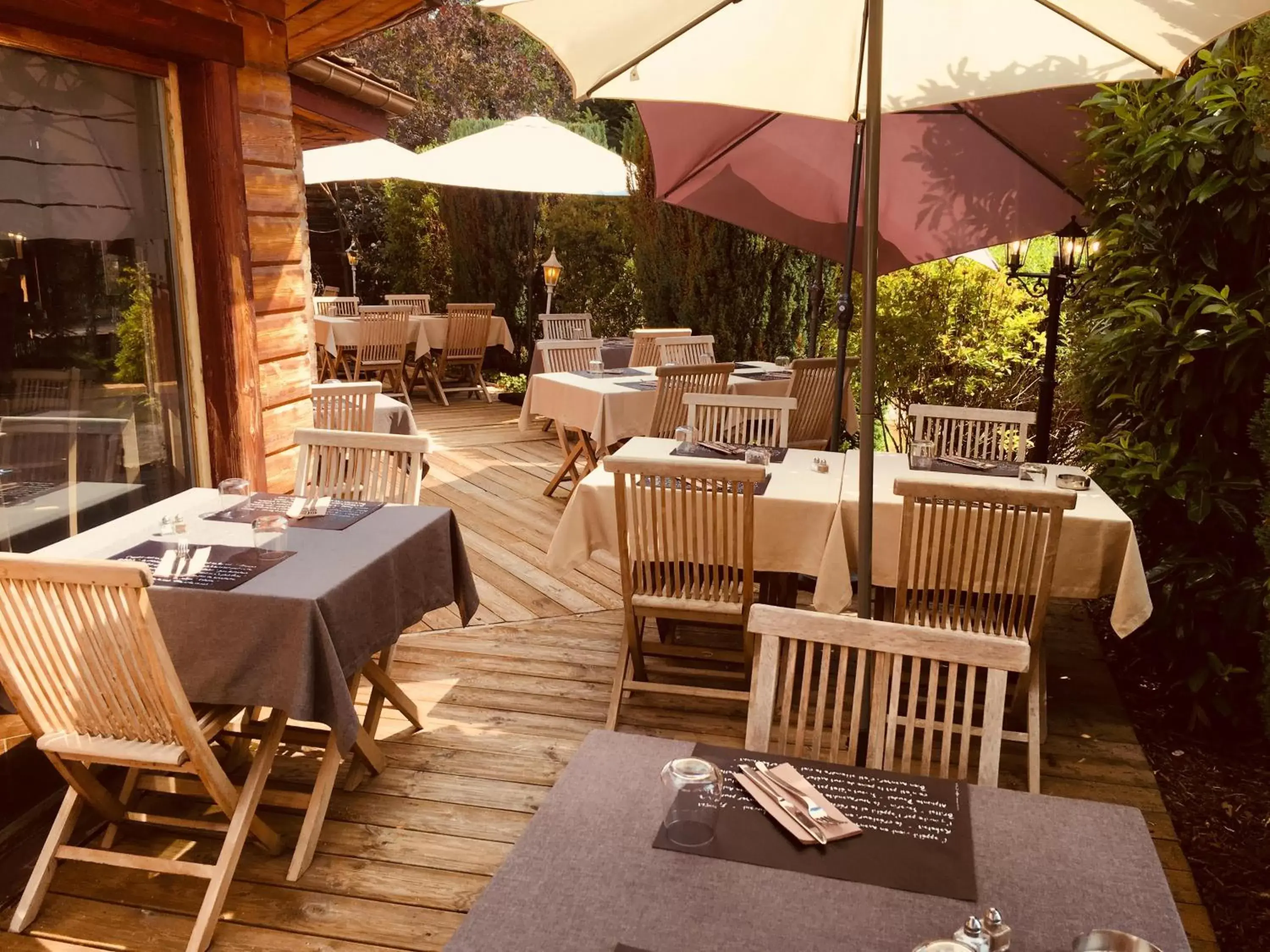 Patio, Restaurant/Places to Eat in Le Chalet d'Etienne