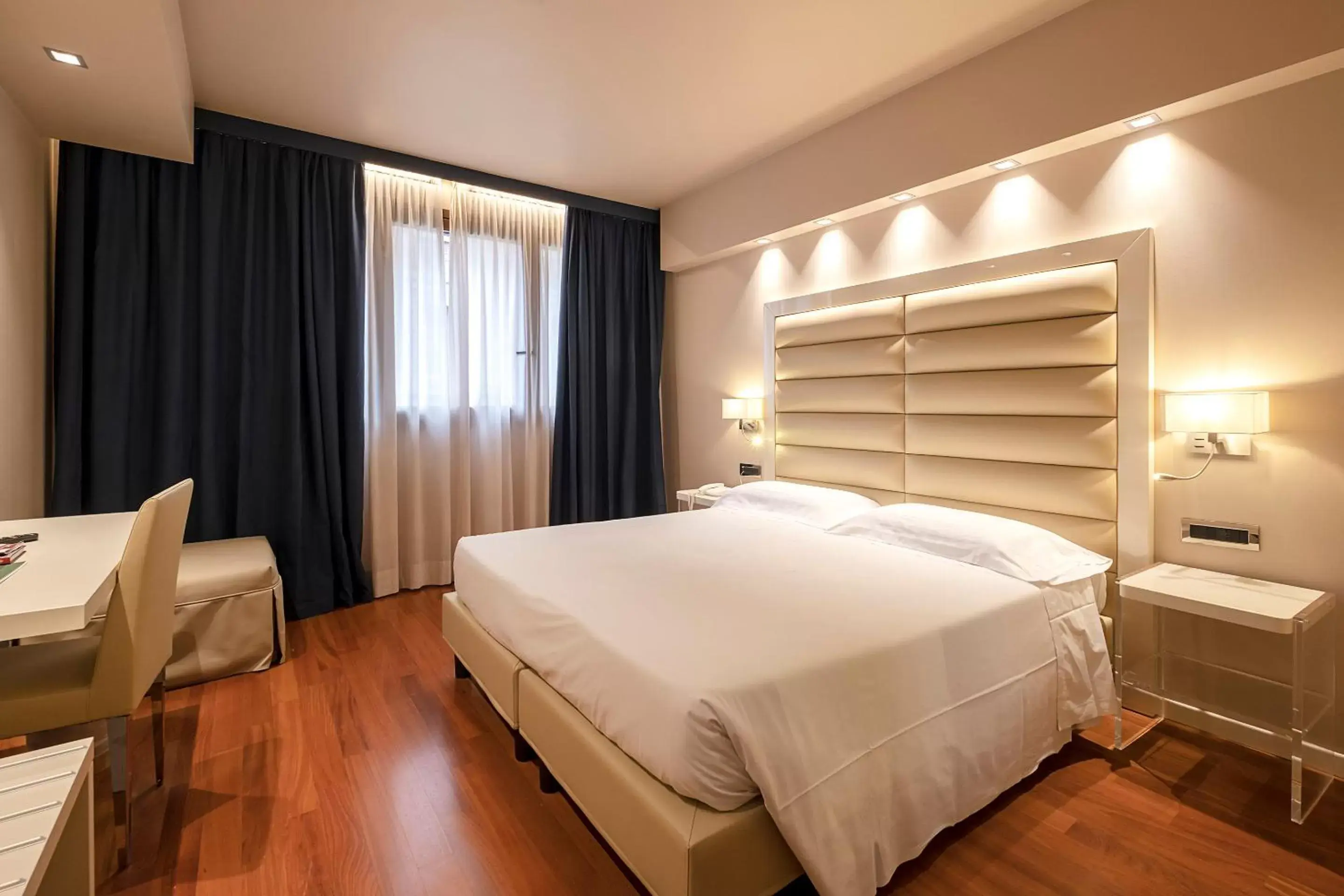 Deluxe Room in Hotel Touring Deluxe Room in Hotel Touring