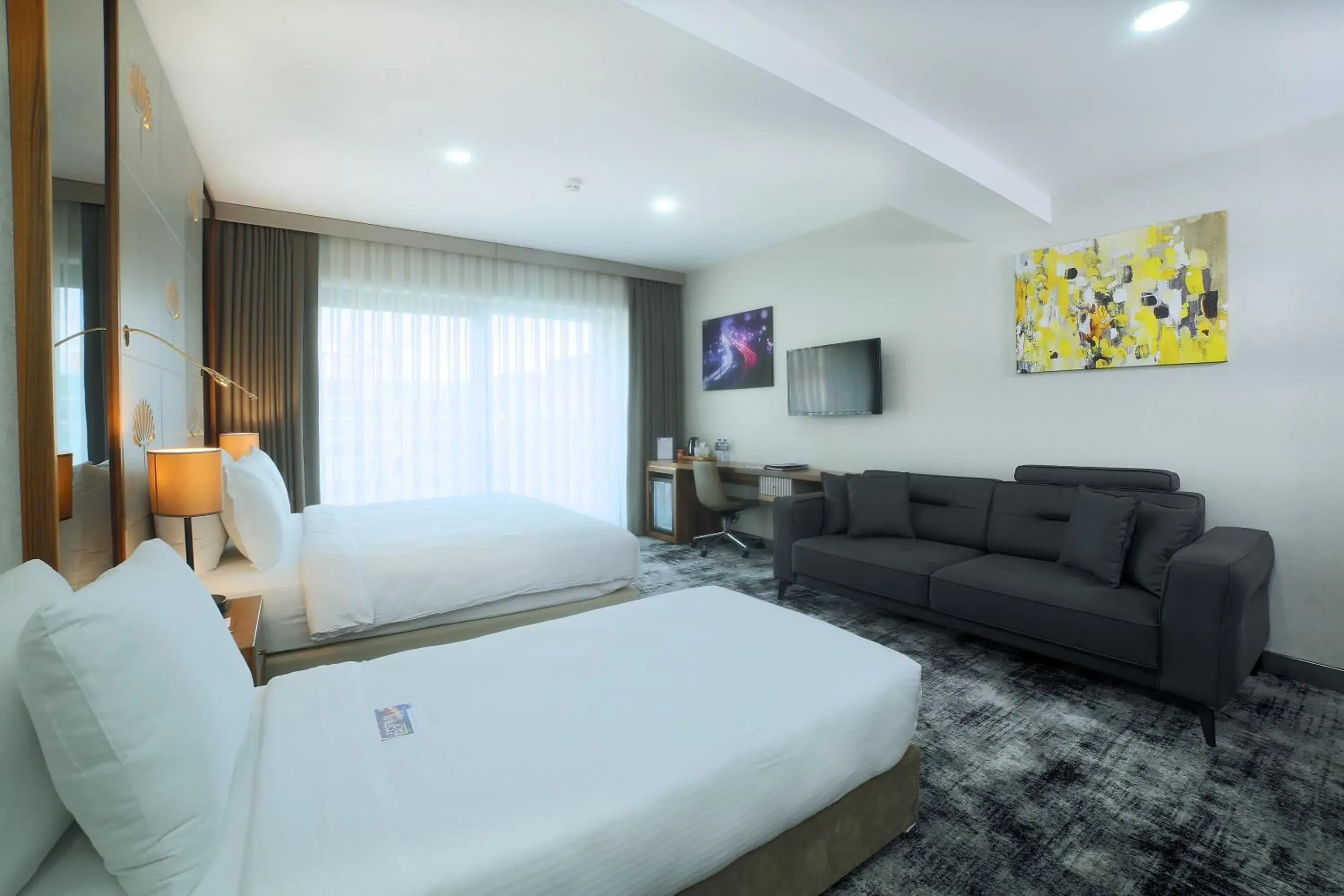 Twin Room - Non-Smoking in Tryp by Wyndham Istanbul Topkapi