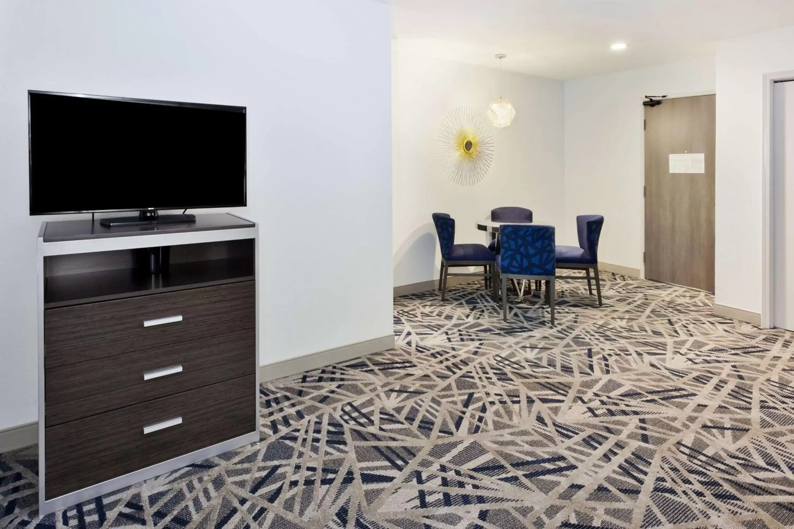 TV and multimedia, TV/Entertainment Center in Best Western Montgomery I-85 North