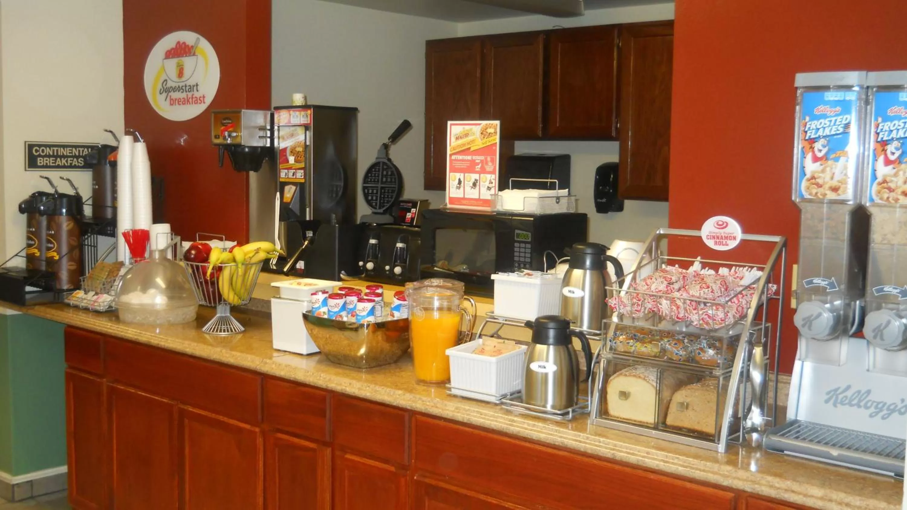 Food in Super 8 by Wyndham Salmon