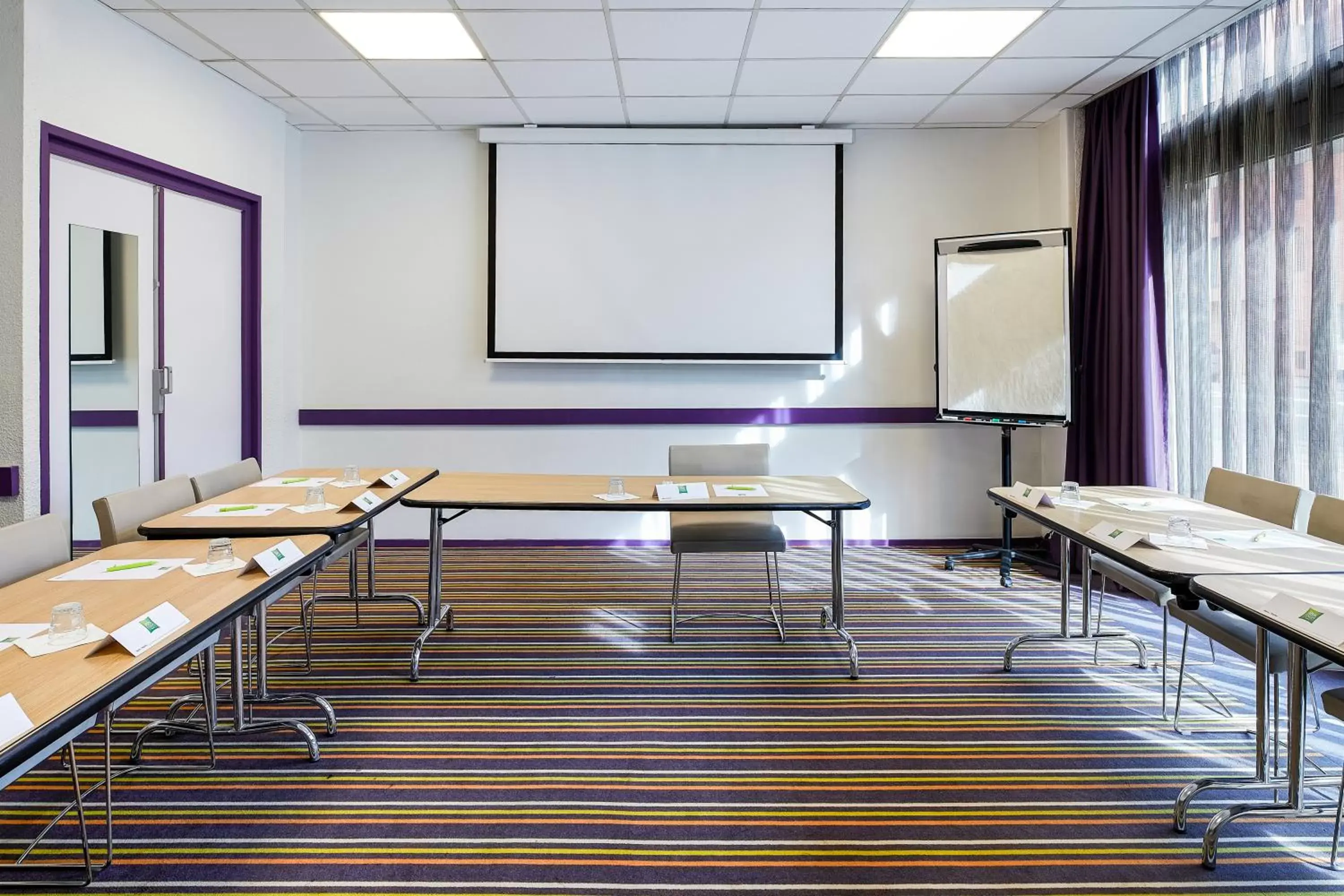 Business facilities in ibis Styles Lille Centre Gare Beffroi