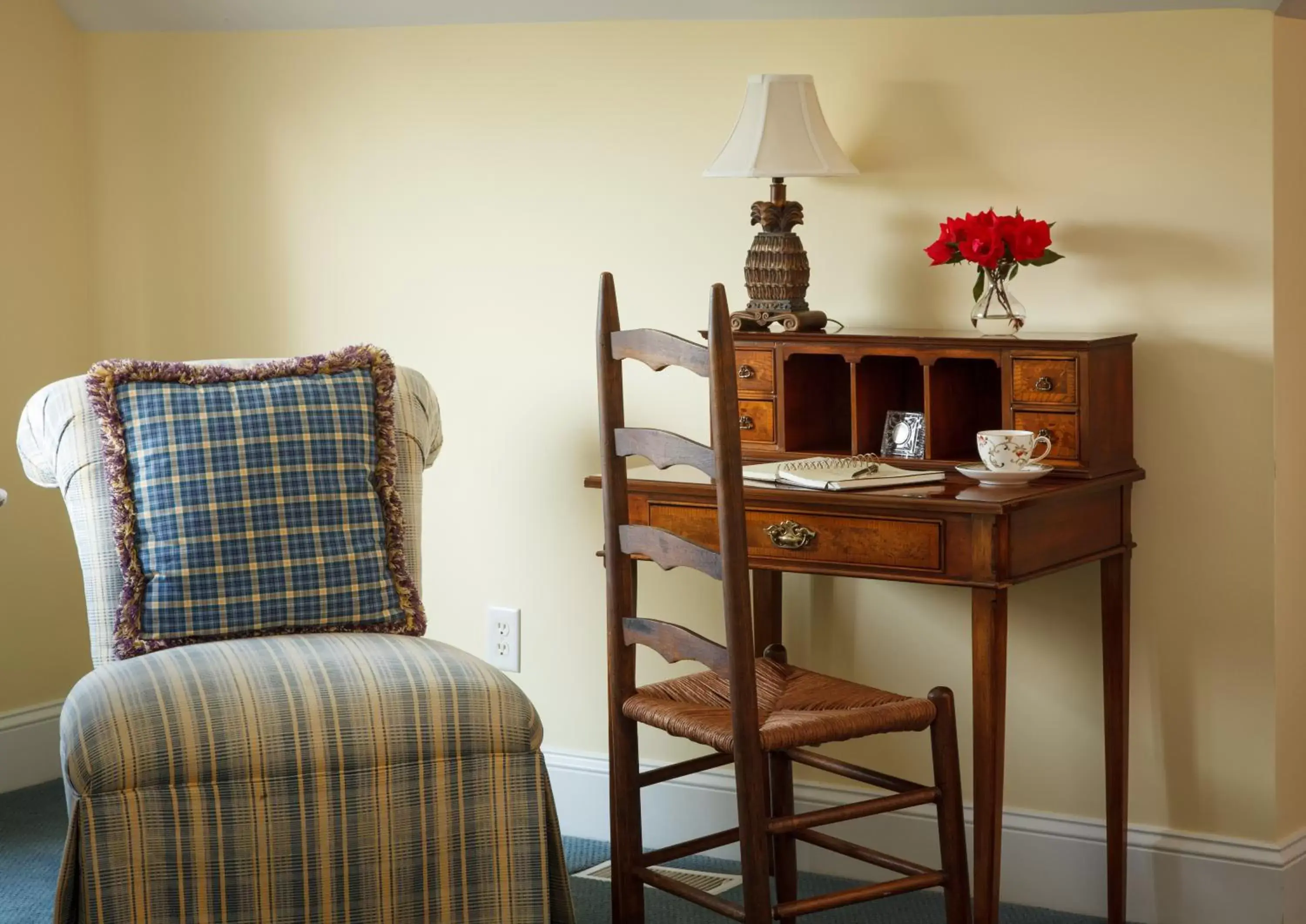 Seating Area in Inn at Warner Hall