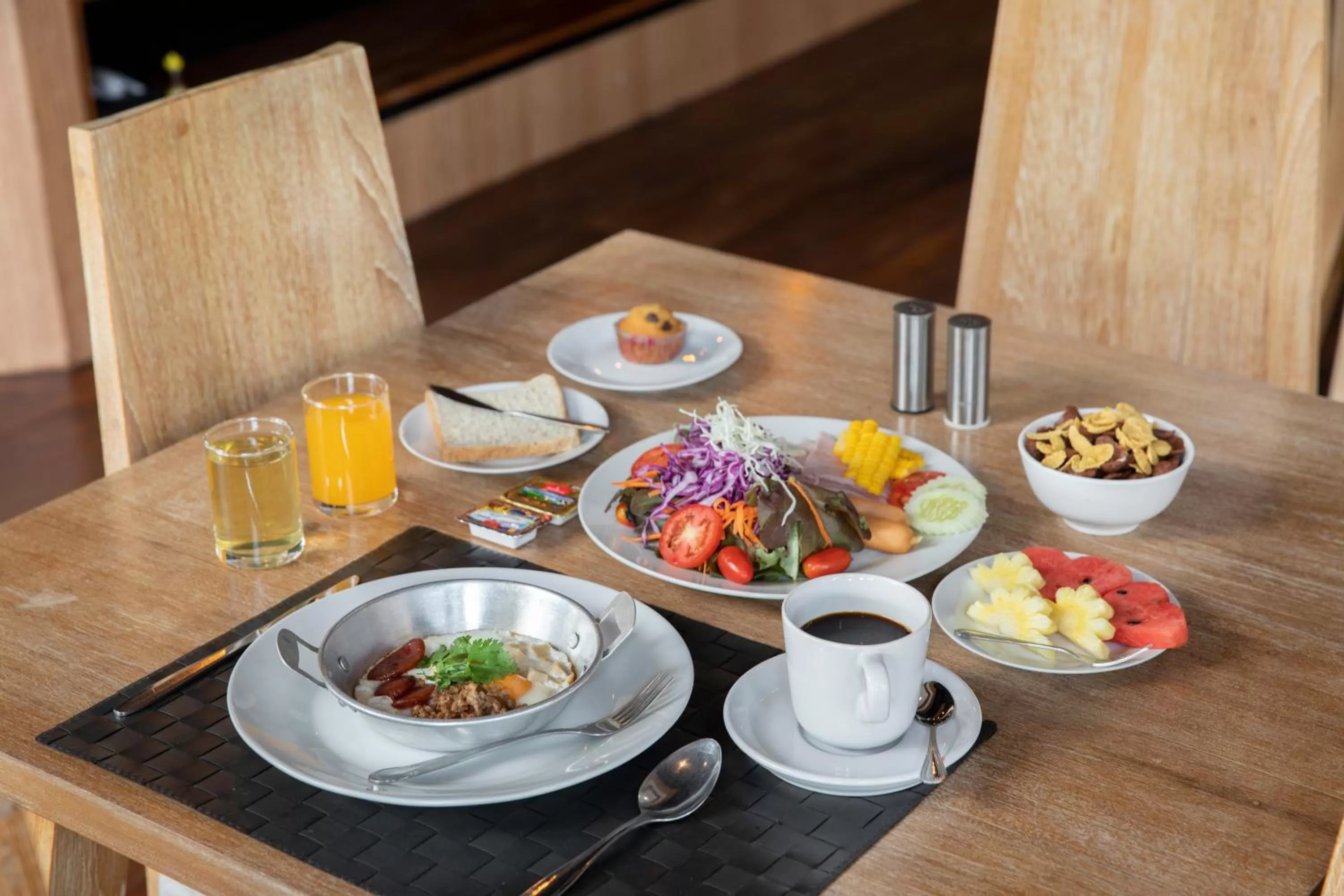 Food and drinks in The VELO'S Hotel and Pumptrack