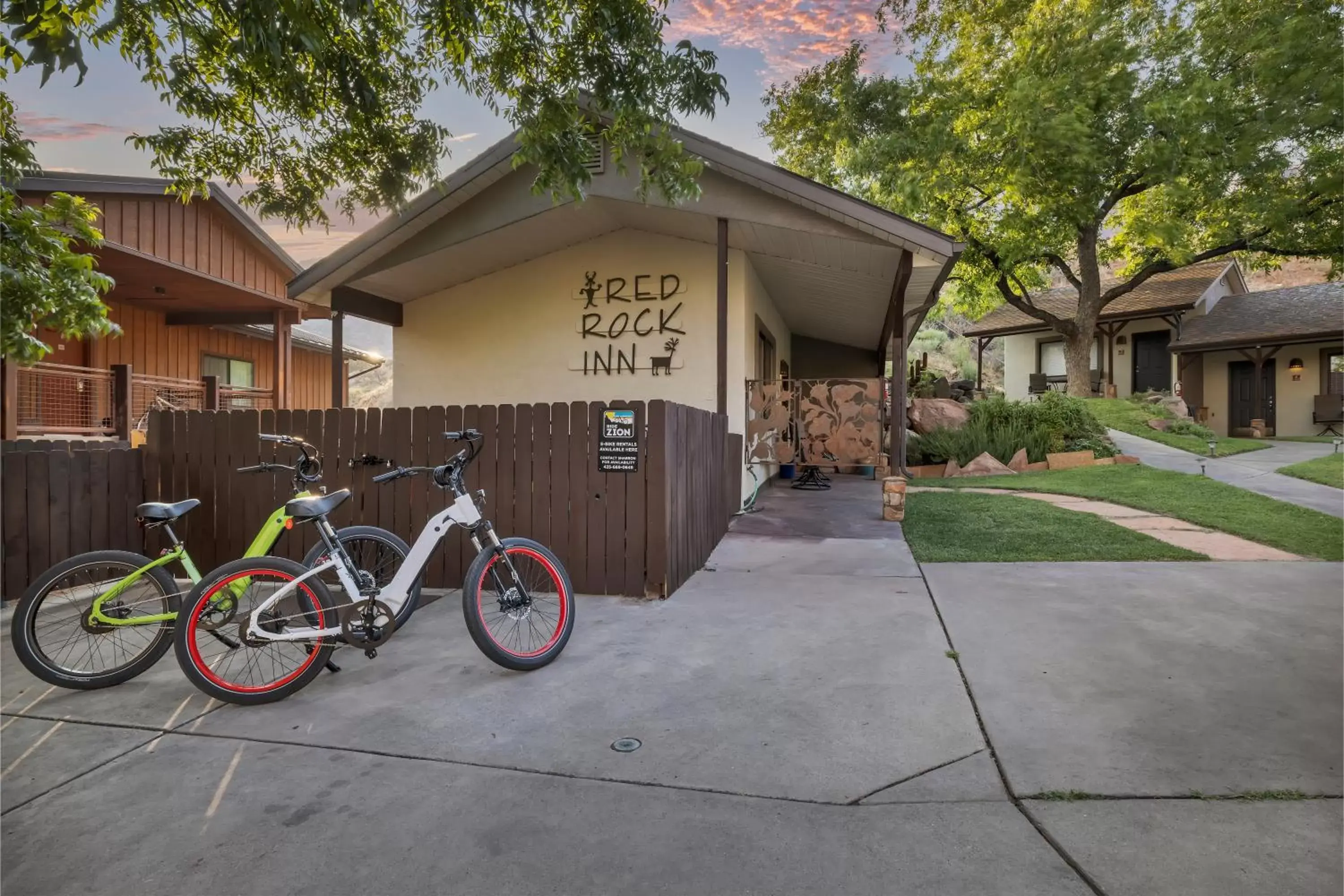 Property Building in Red Rock Inn Cottages