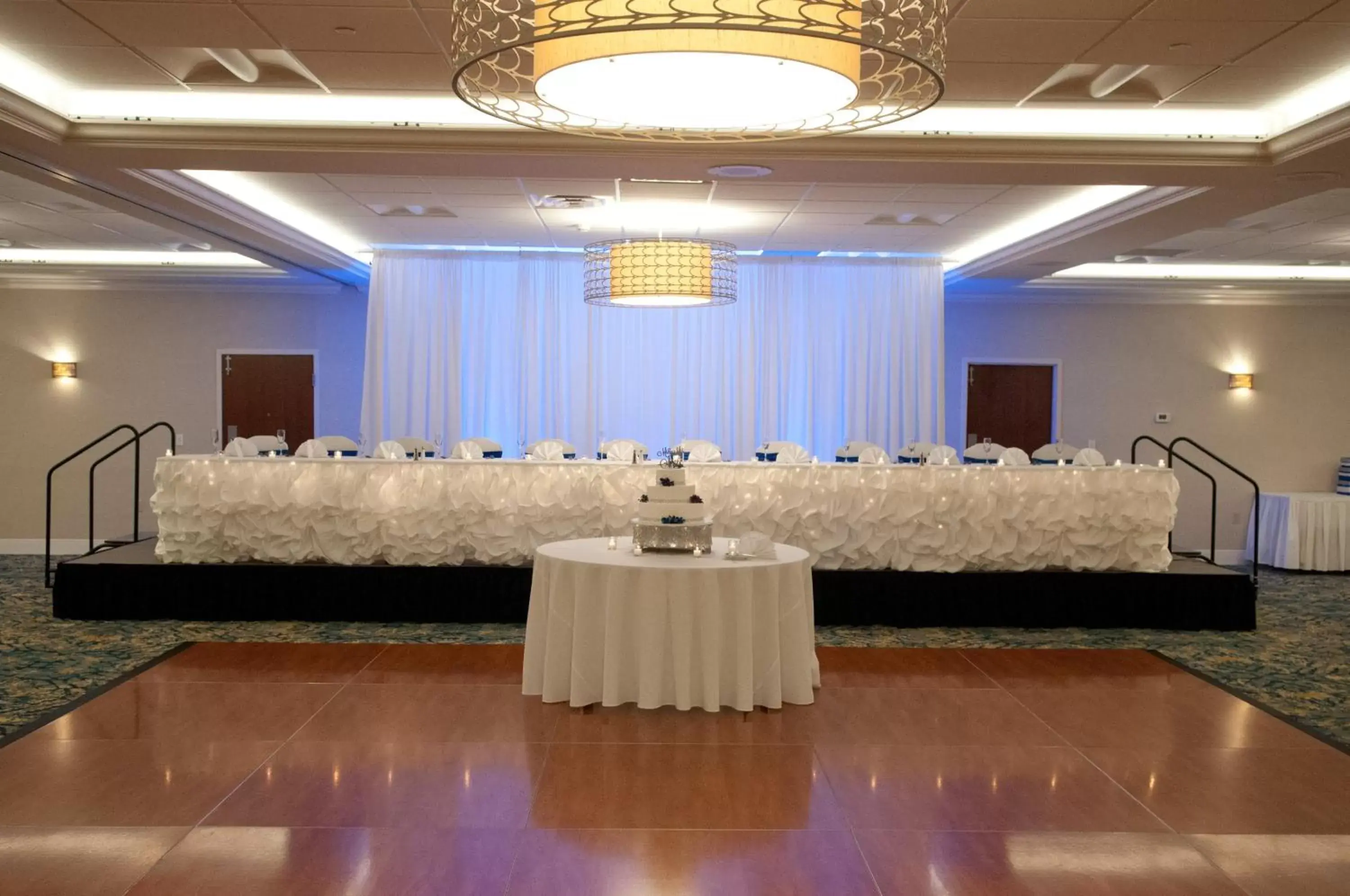 Banquet/Function facilities in Crowne Plaza Hotel and Suites Pittsburgh South, an IHG Hotel