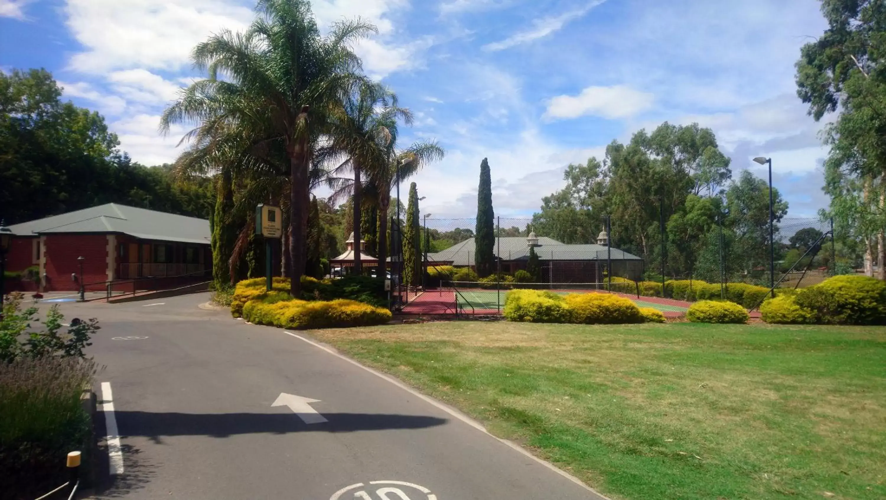 Tennis court in Clare Country Club