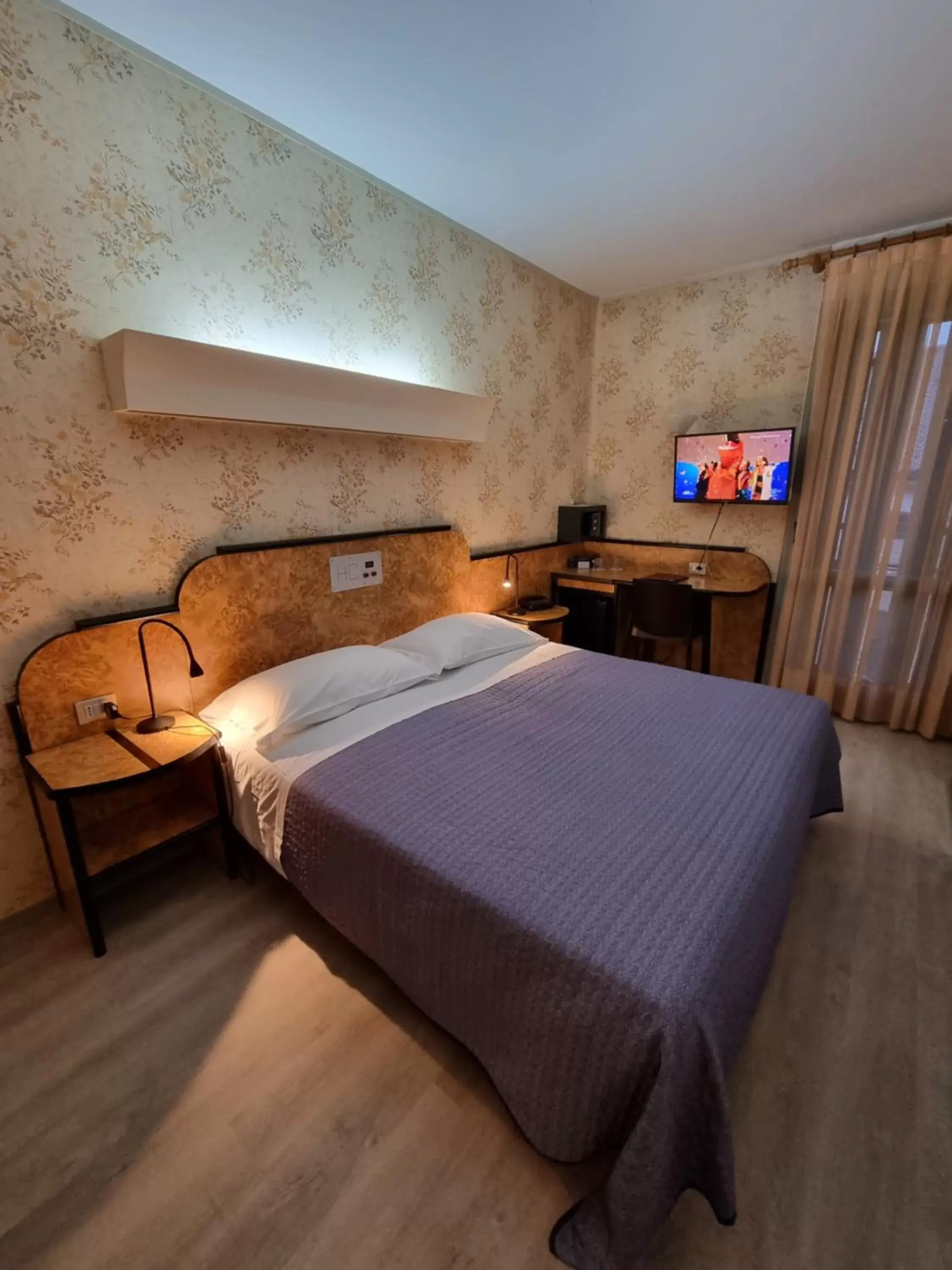 Photo of the whole room, Bed in CityHotel Cristina Vicenza