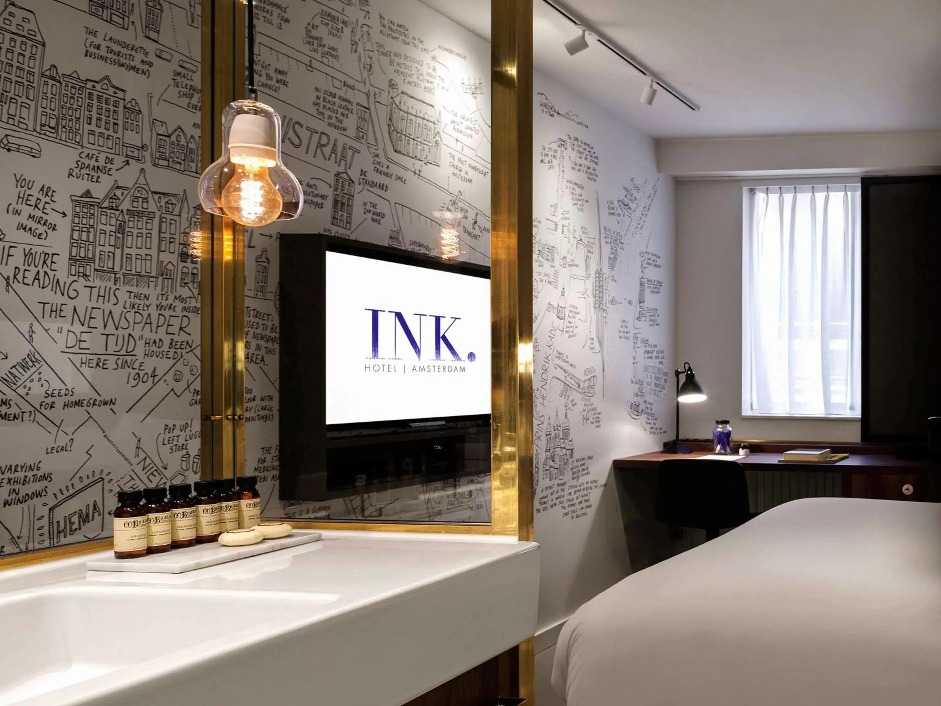 Photo of the whole room in INK Hotel Amsterdam - MGallery
