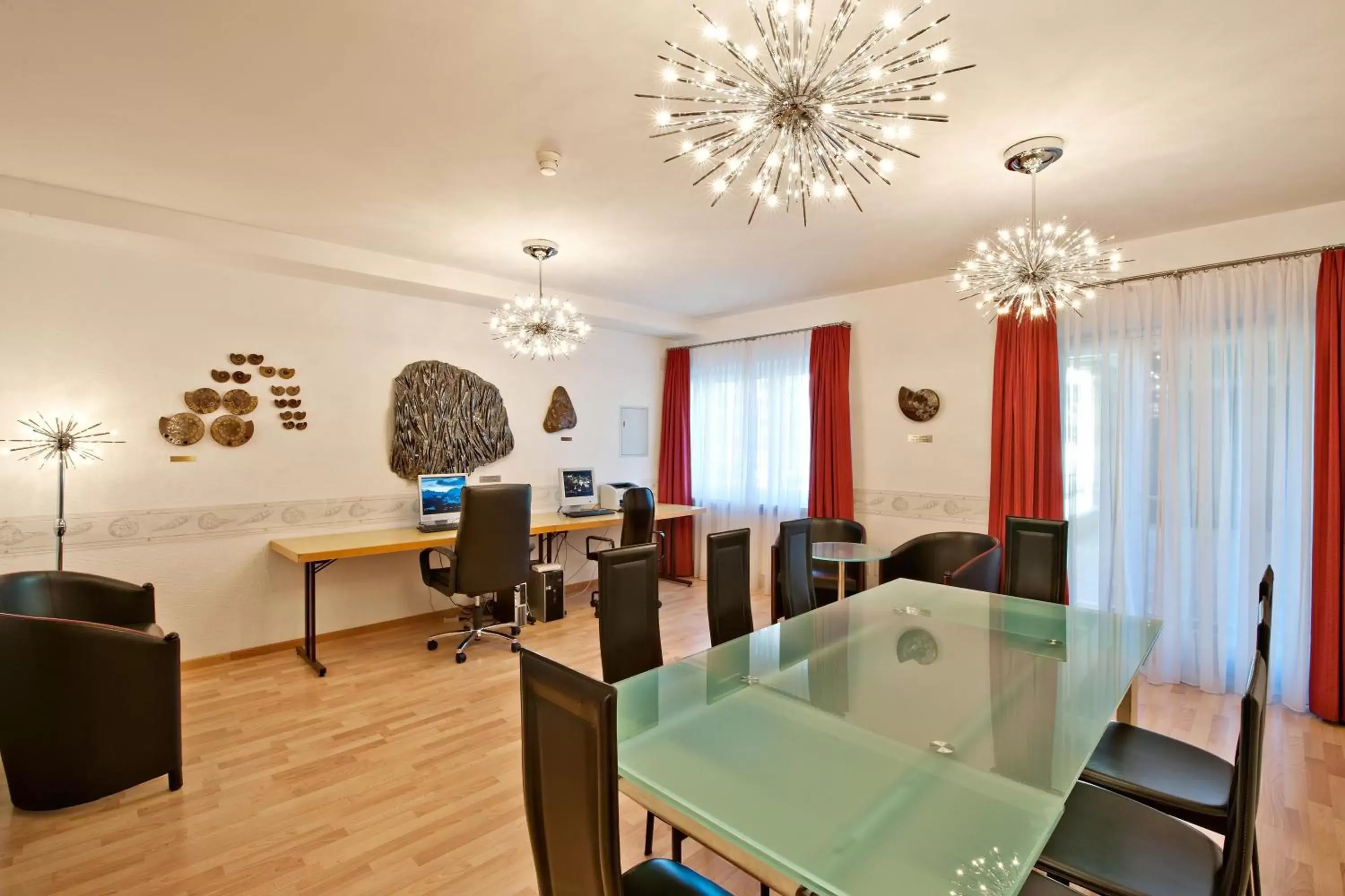 Business facilities, Dining Area in Hotel Sonne St. Moritz 3* Superior