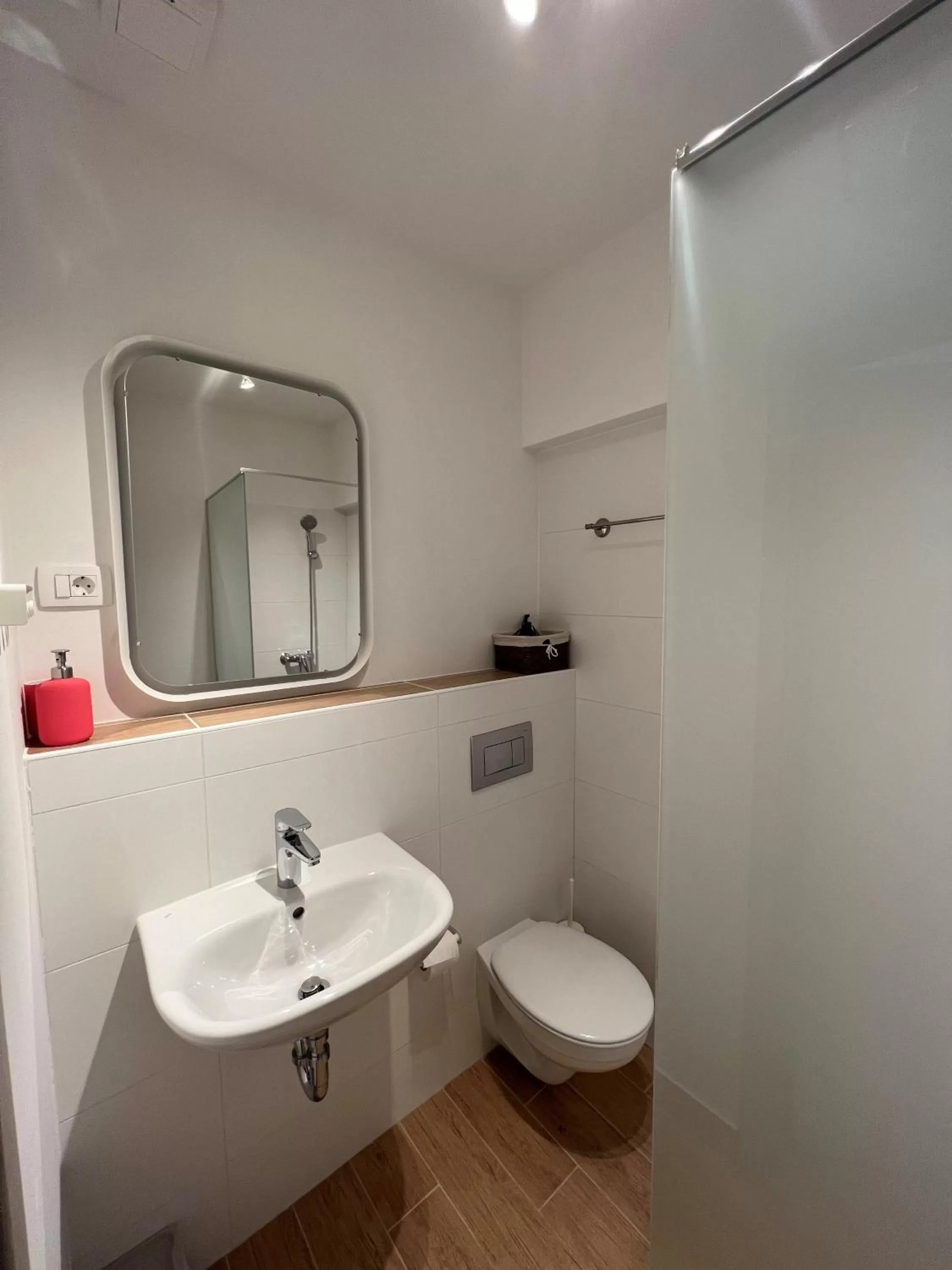 Bathroom in HOP HOUSE Garni Hotel