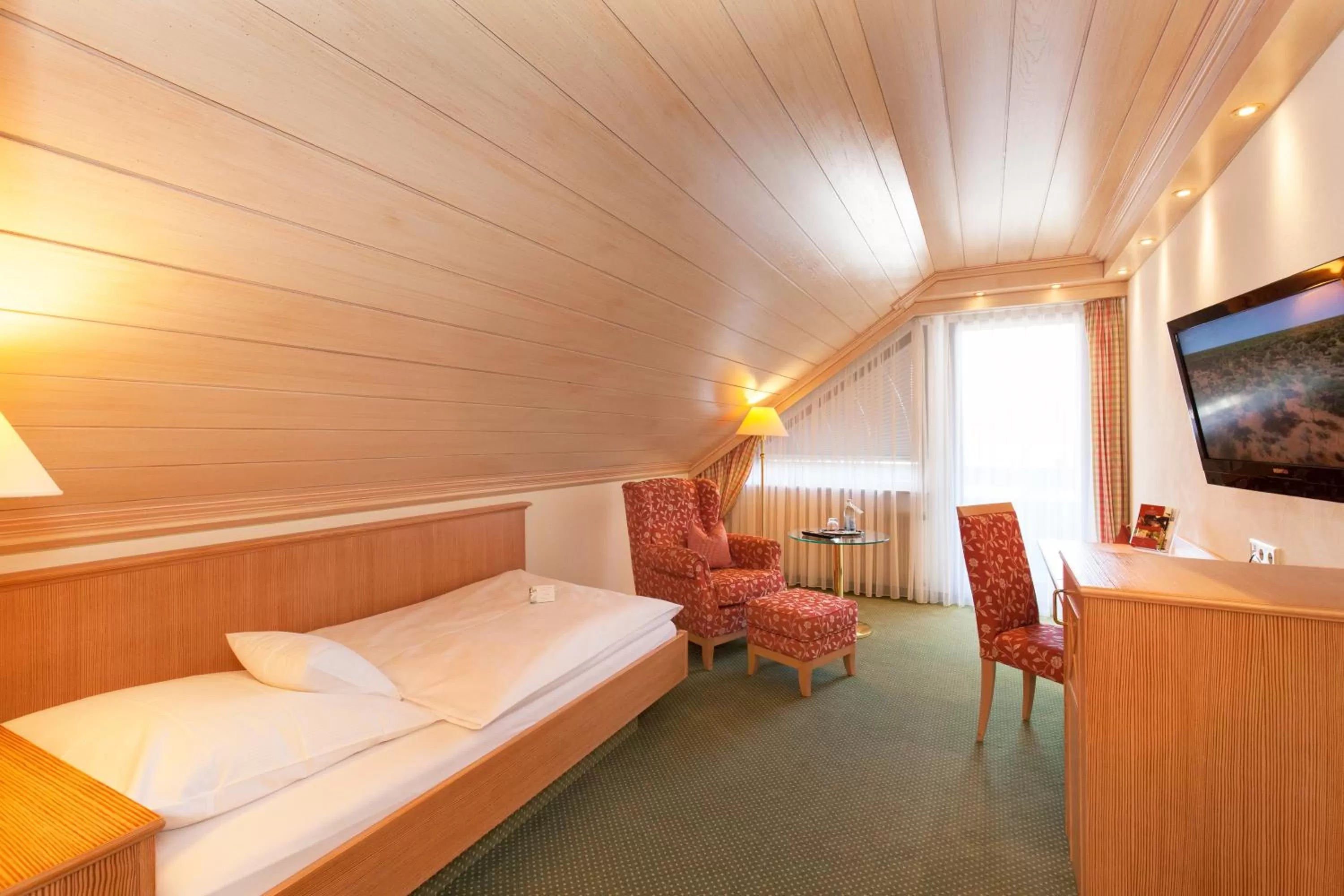 Photo of the whole room, Bed in Landgasthof Hotel Hirsch